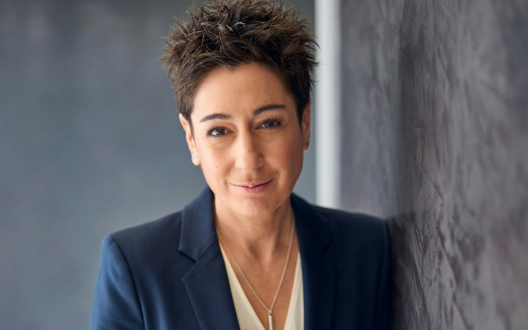 Dunja Hayali reiste in ihrer ZDF-Reportage „Am Puls mit Dunja Hayali - Die Innere (Un-)Sicherheit“ durch Deutschland. (Bild: ZDF / Klaus Weddig)