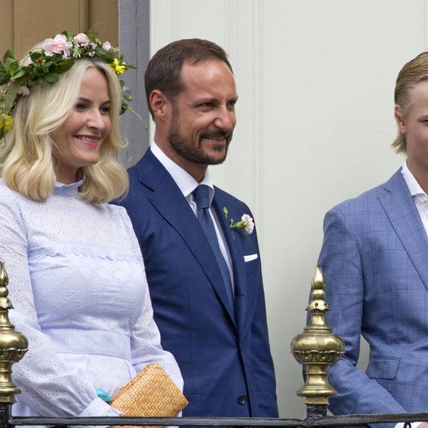 Kronprinzessin Mette-Marit, Kronprinz Haakon und Marius Borg Høiby anlässlich des 25. Thronjubiläums von König Harald.