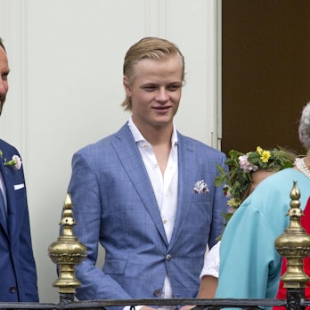Kronprinzessin Mette-Marit, Kronprinz Haakon und Marius Borg Høiby anlässlich des 25. Thronjubiläums von König Harald.