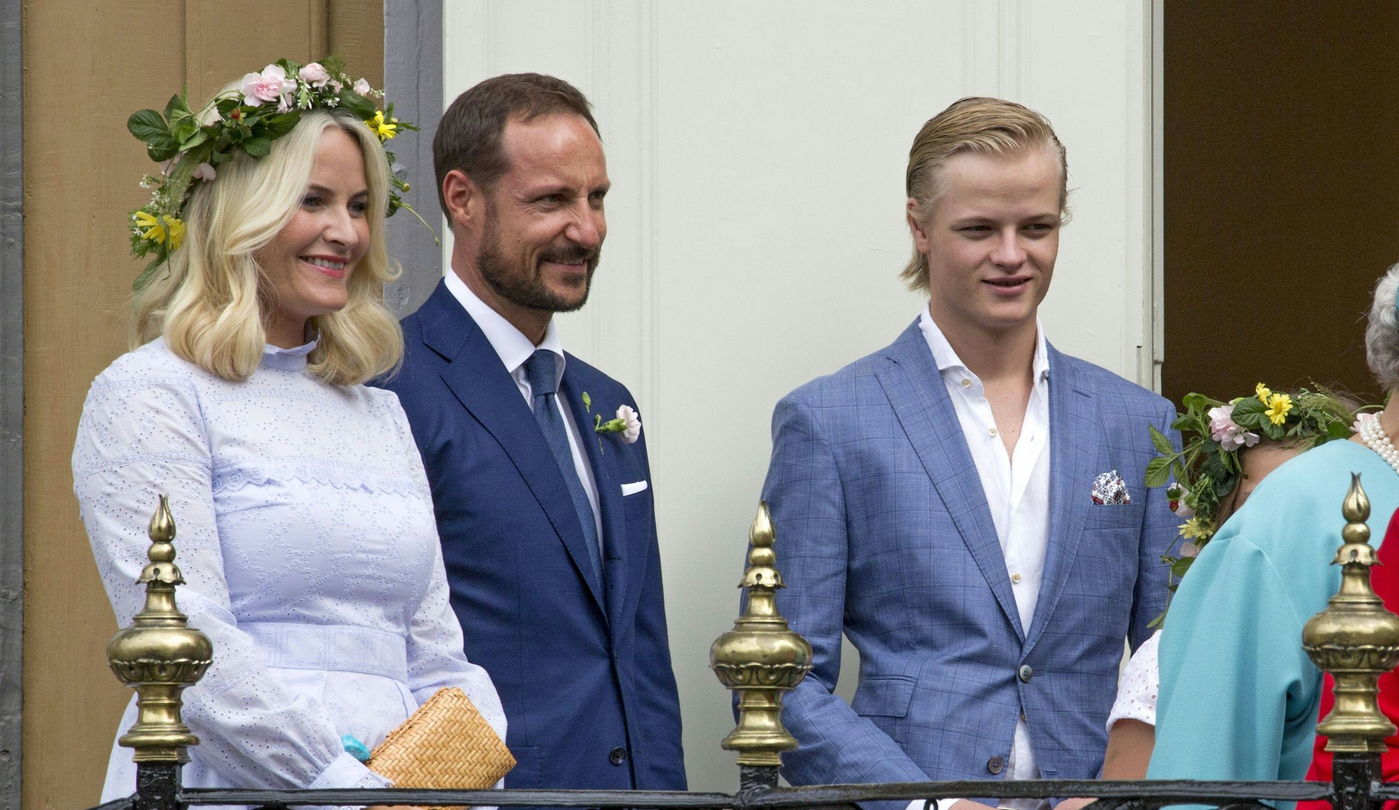Kronprinz Haakon, Kronprinzessin Mette-Marit und Marius Borg Høiby bei einem öffentlichen Auftritt im Sommer 2016.