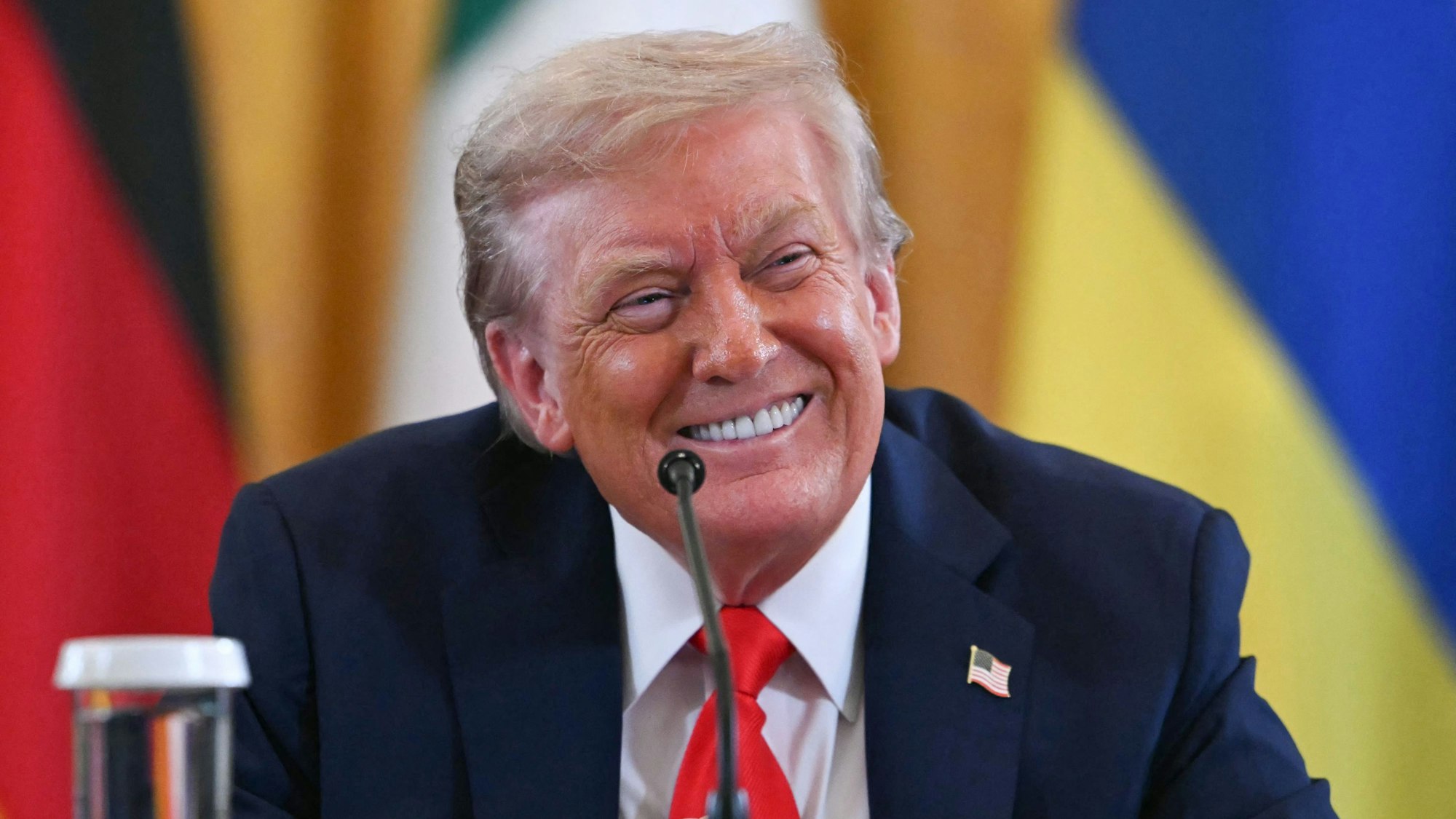 US-Präsident Donald Trump beim Gipfeltreffen mit europäischen Staatschefs im Weißen Haus. (Archivbild)