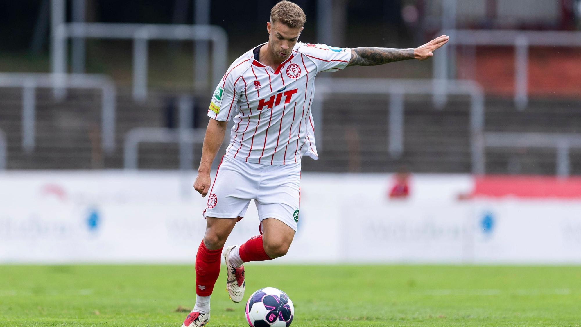 Regionalliga West: Fortuna Köln - Rot-Weiß Oberhausen, 16.08.2025 Tom Geerkens Fortuna Köln, 6. Regionalliga West, Fortuna Köln - Rot-Weiß Oberhausen, 4. Spieltag, am 16.08.2025, Südstadion, Köln *** Regionalliga West Fortuna Köln Rot Weiß Oberhausen, 16 08 2025 Tom Geerkens Fortuna Köln, 6 Regionalliga West, Fortuna Köln Rot Weiß Oberhausen, 4 Matchday, on 16 08 2025, Südstadion, Cologne Copyright: xBEAUTIFULxSPORTS/Meuselx