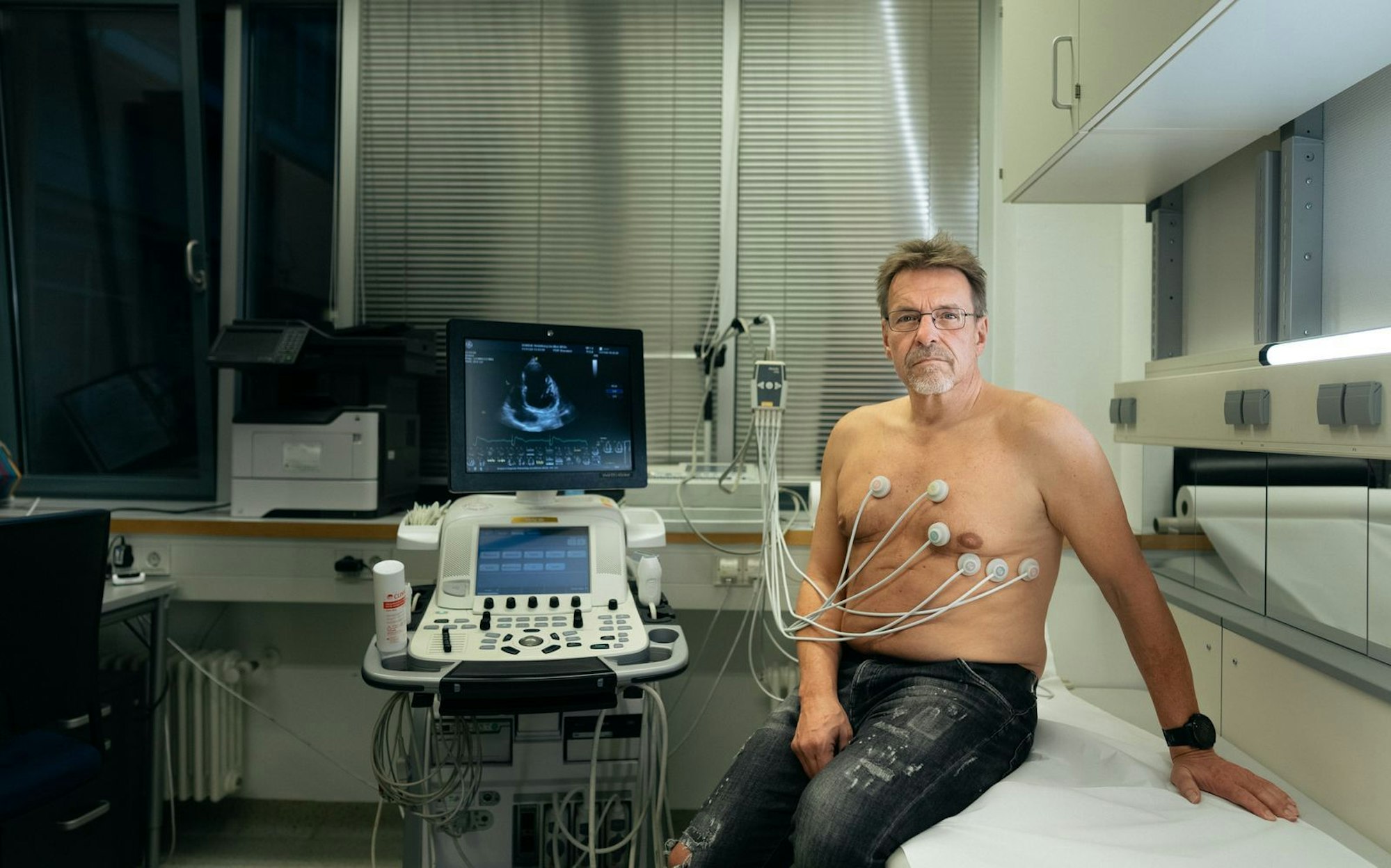 Harald verfügt mit 59 nur noch über 17 Prozent Herzleistung. (Bild: ZDF / Sebastian André Wirsching)