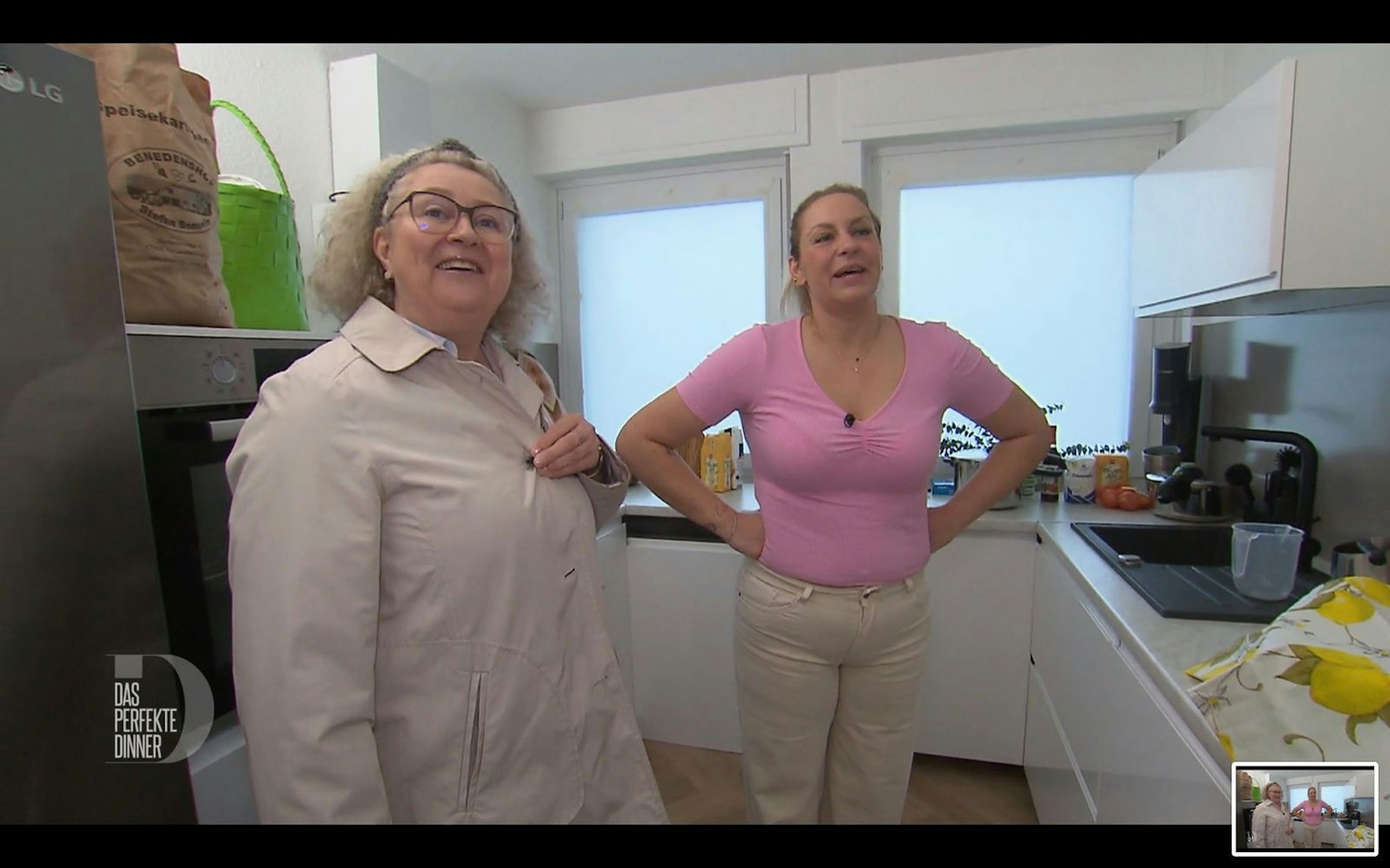 „Von ihr habe ich Kochen gelernt“: Jenny widmet ihr Menü ihrer Mutter Beate - dann wirft sie sie raus. (Bild: RTL)