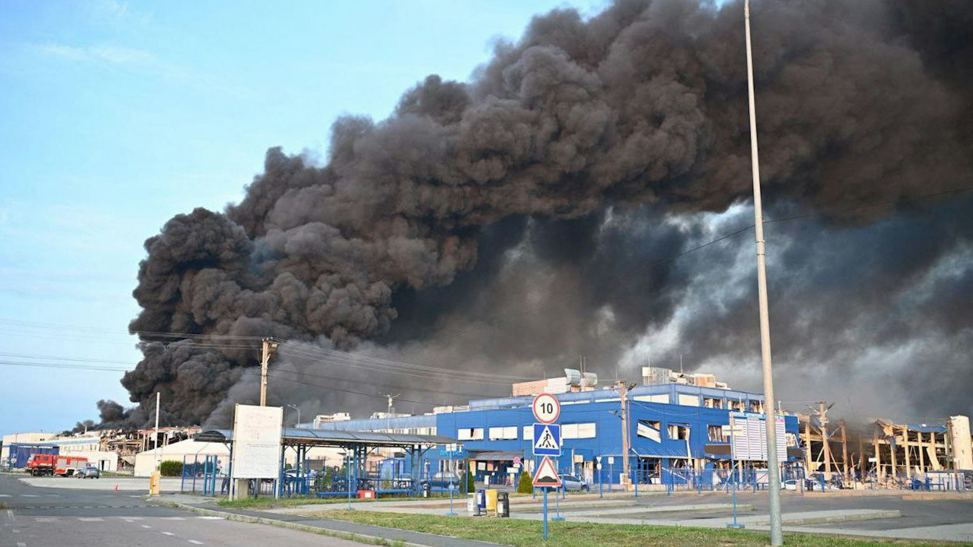 Bei russischen Raketenangriffen wurde in der Nacht auf Donnerstag (21. August) nach ukrainischen Angaben auch die Fabrik eines US-Unternehmens in der Ukraine angegriffen.