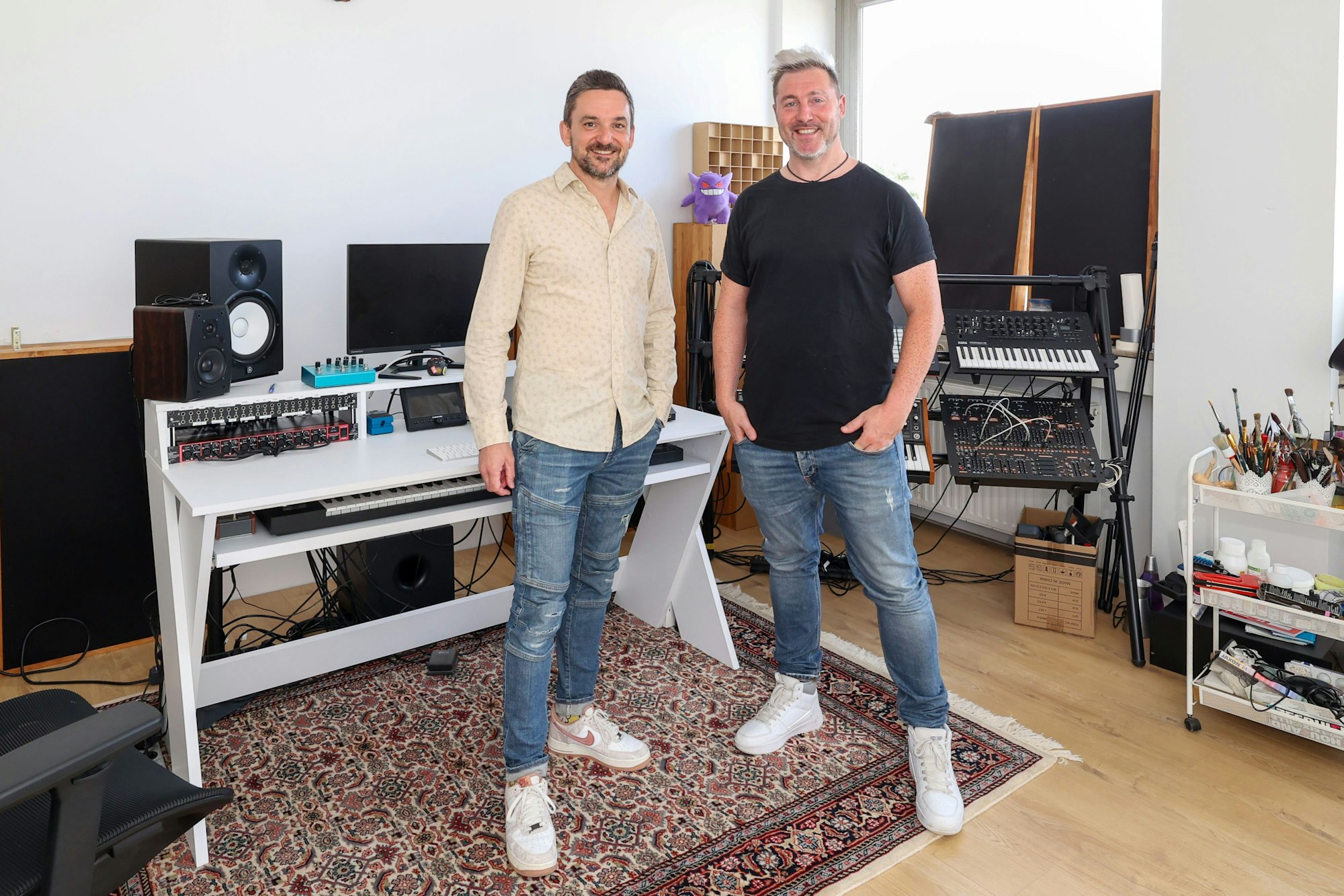 Die ersten Mieter sind schon eingezogen und haben sich ihre Studios eingerichtet. Björn Lindert (l.) und Christian Besch wollen später auch fertig eingerichtete Studio zum Mieten anbieten.
