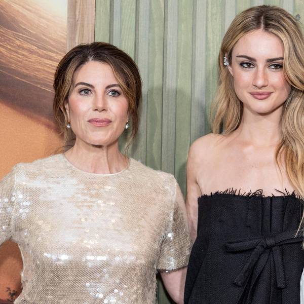 Monica Lewinsky, Grace Van Patten – die in der Hulu-Serie „The Twisted Tale of Amanda Knox“ die Hauptrolle spielt – und Amanda Knox bei der Premiere in der New York Historical Society.
