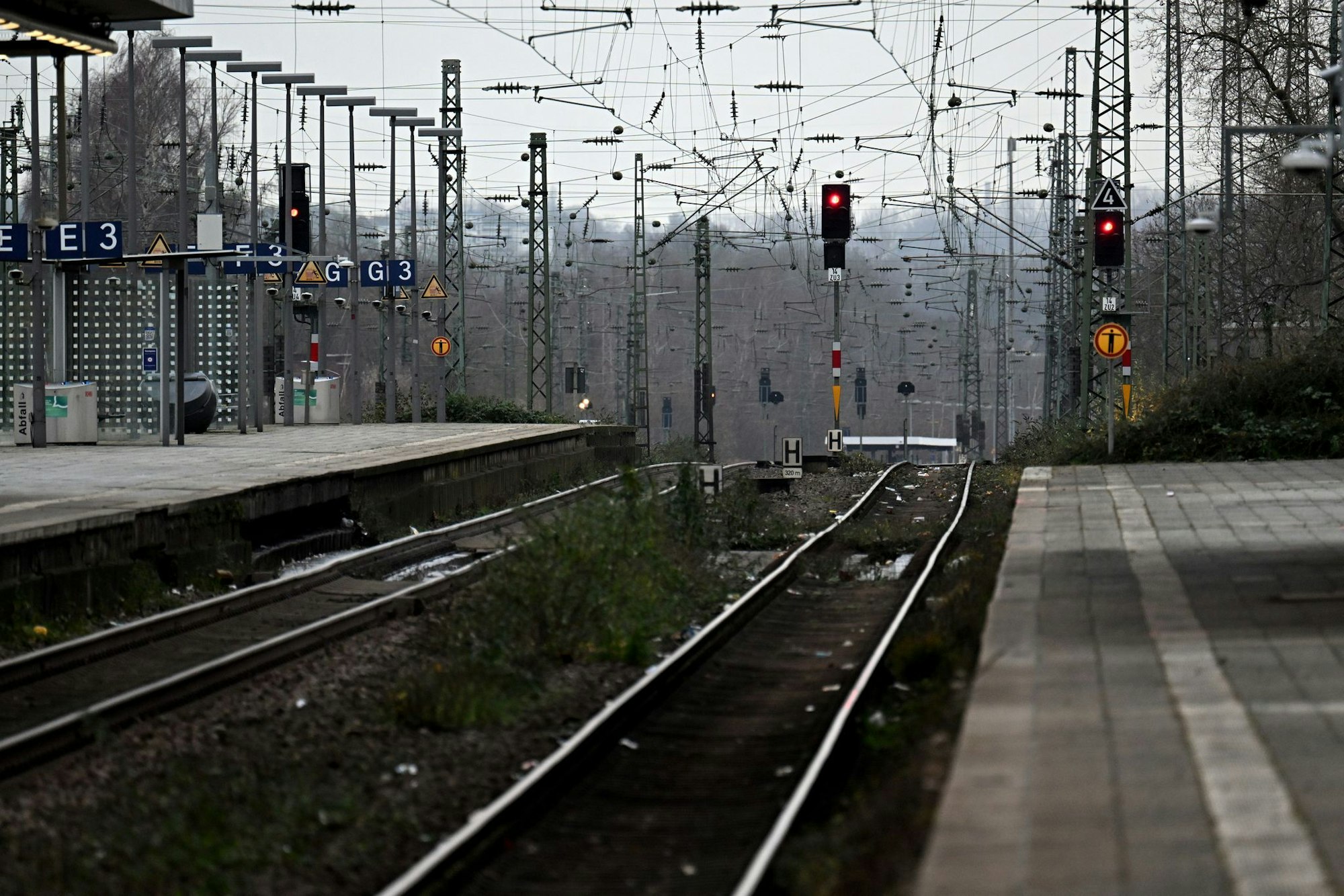 Die Bahn sperrt ab dem 5. September die Hauptstrecke im Ruhrgebiet. (Archivbild)