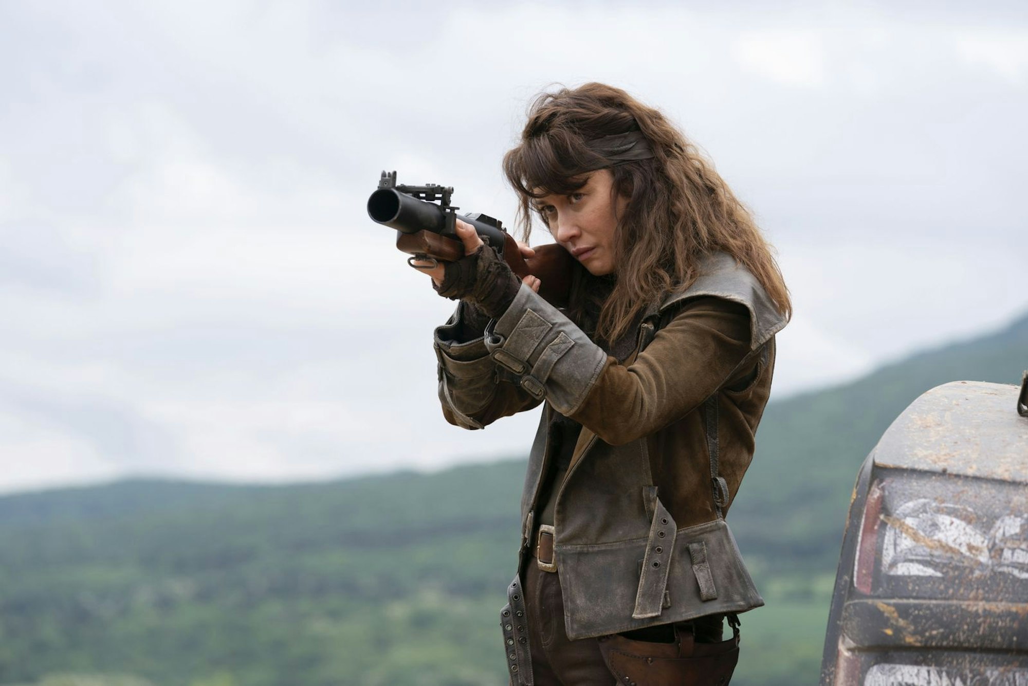 In „Afterburn“ (2025) verkörpert Olga Kurylenko die Freiheitskämpferin Drea. (Bild: LEONINE)