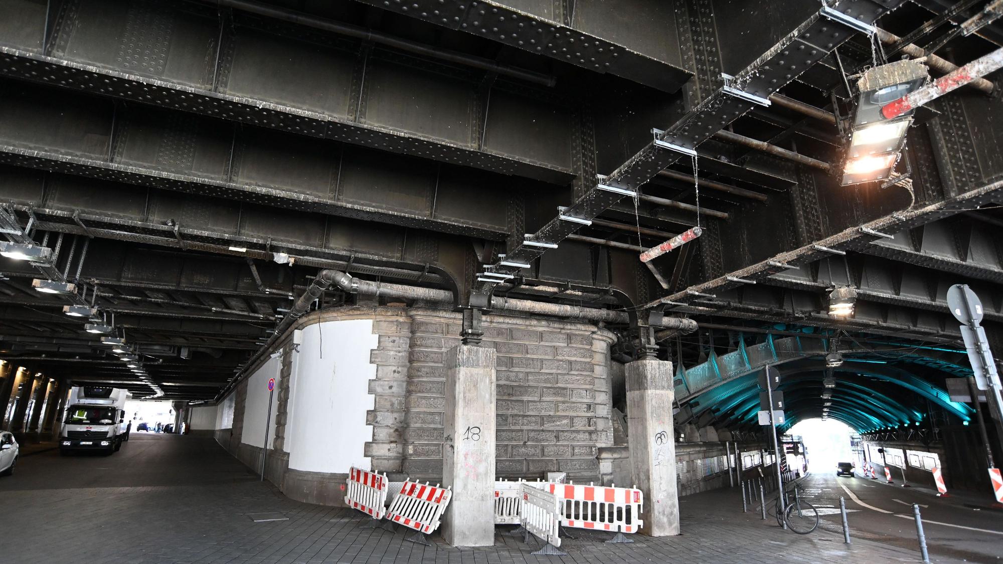 Blick auf den Tunnel Johannisstraße (links) und den Tunnel Trankgasse.