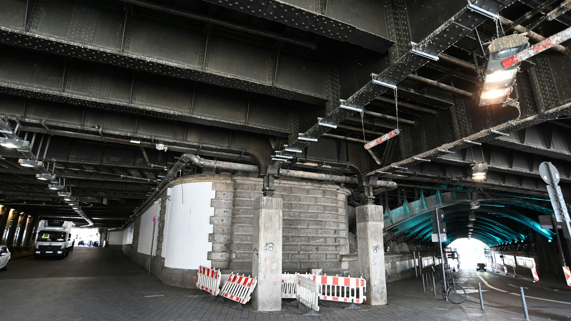 Blick auf den Tunnel Johannisstraße (links) und den Tunnel Trankgasse.
