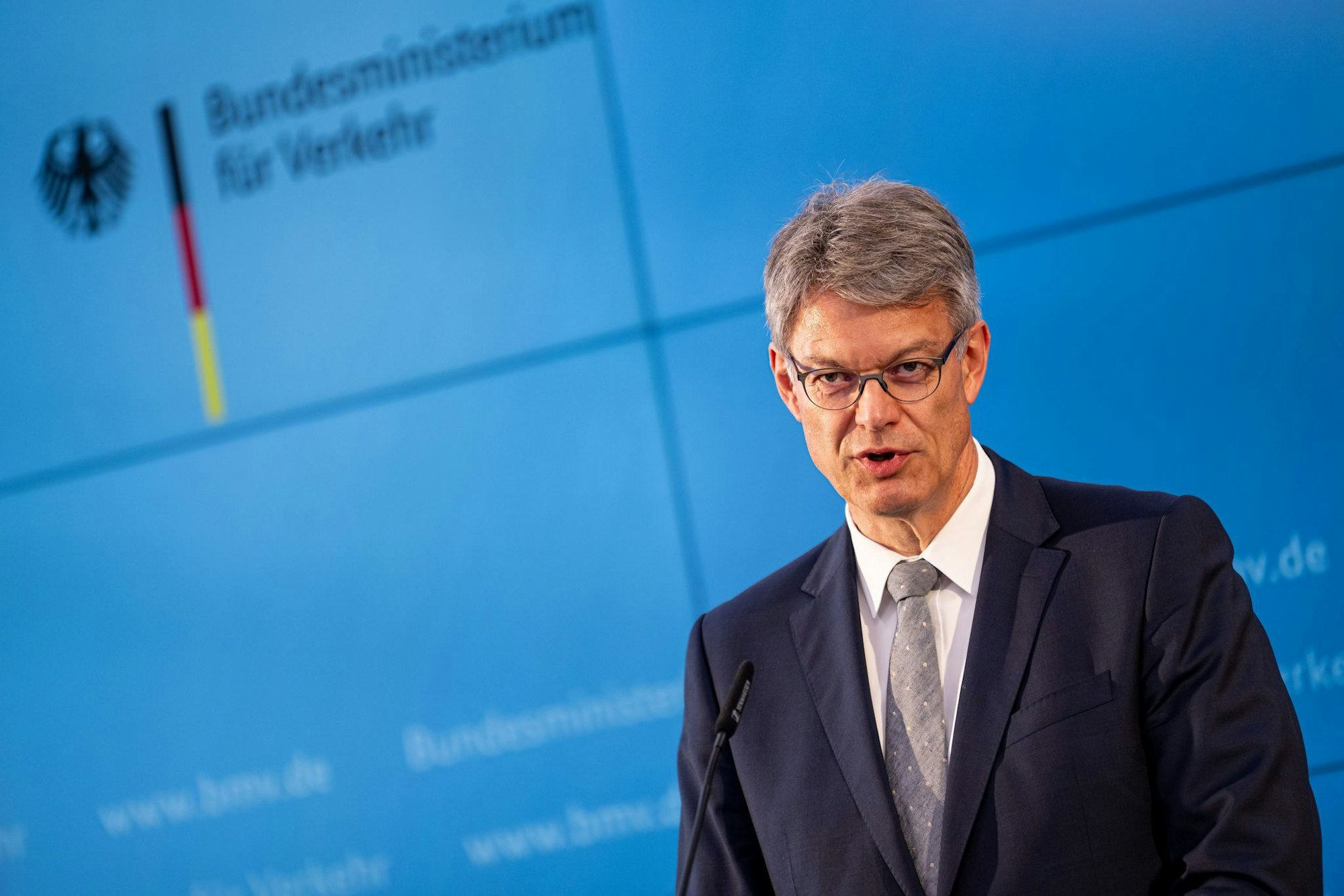 Bundesverkehrsminister Schnieder ist zuversichtlich, bald einen neuen Bahnchef beziehungsweise eine neue Bahnchefin präsentieren zu können.