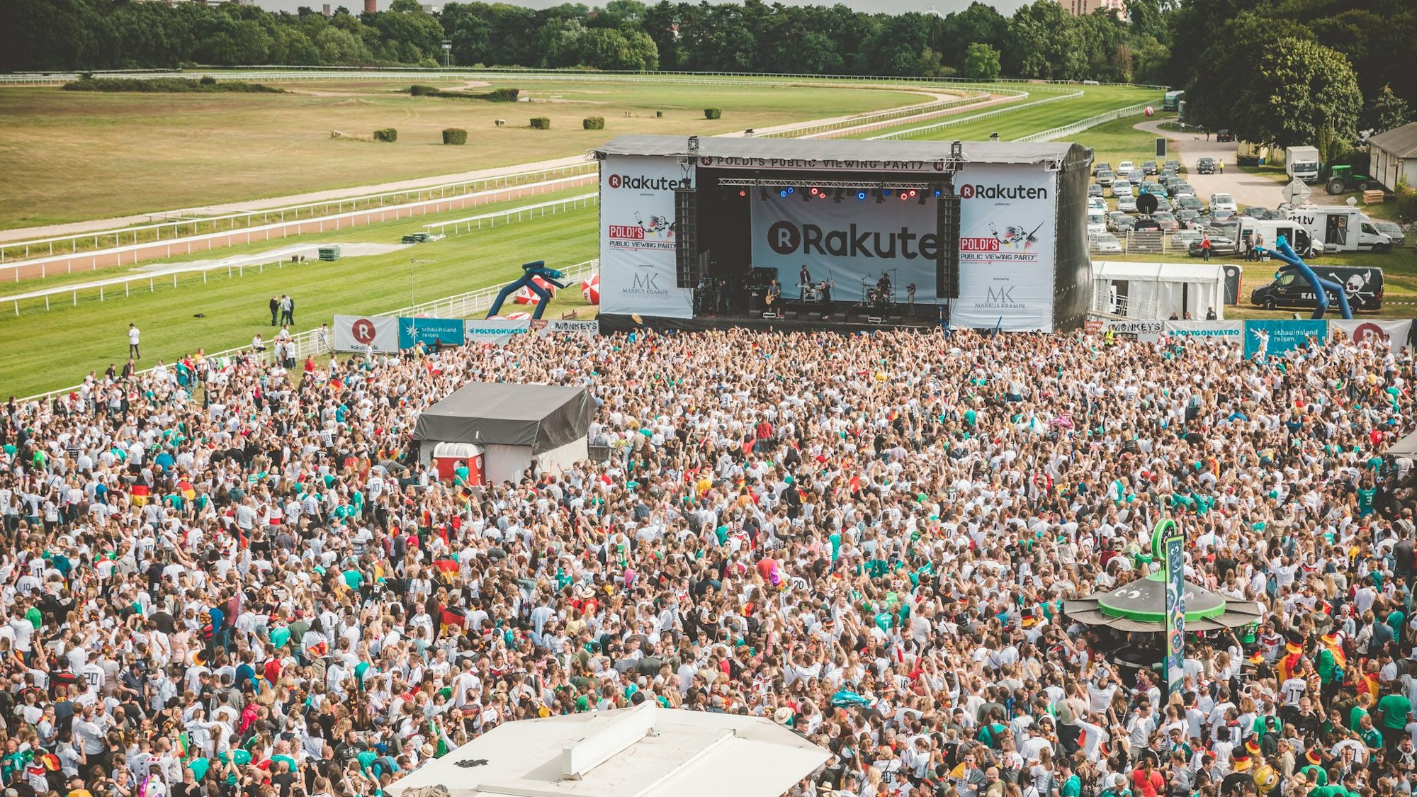 Konzert und Public Viewing während der Fußball-Weltmeisterschaft 2018 auf der Galopprennbahn Köln-Weidenpesch