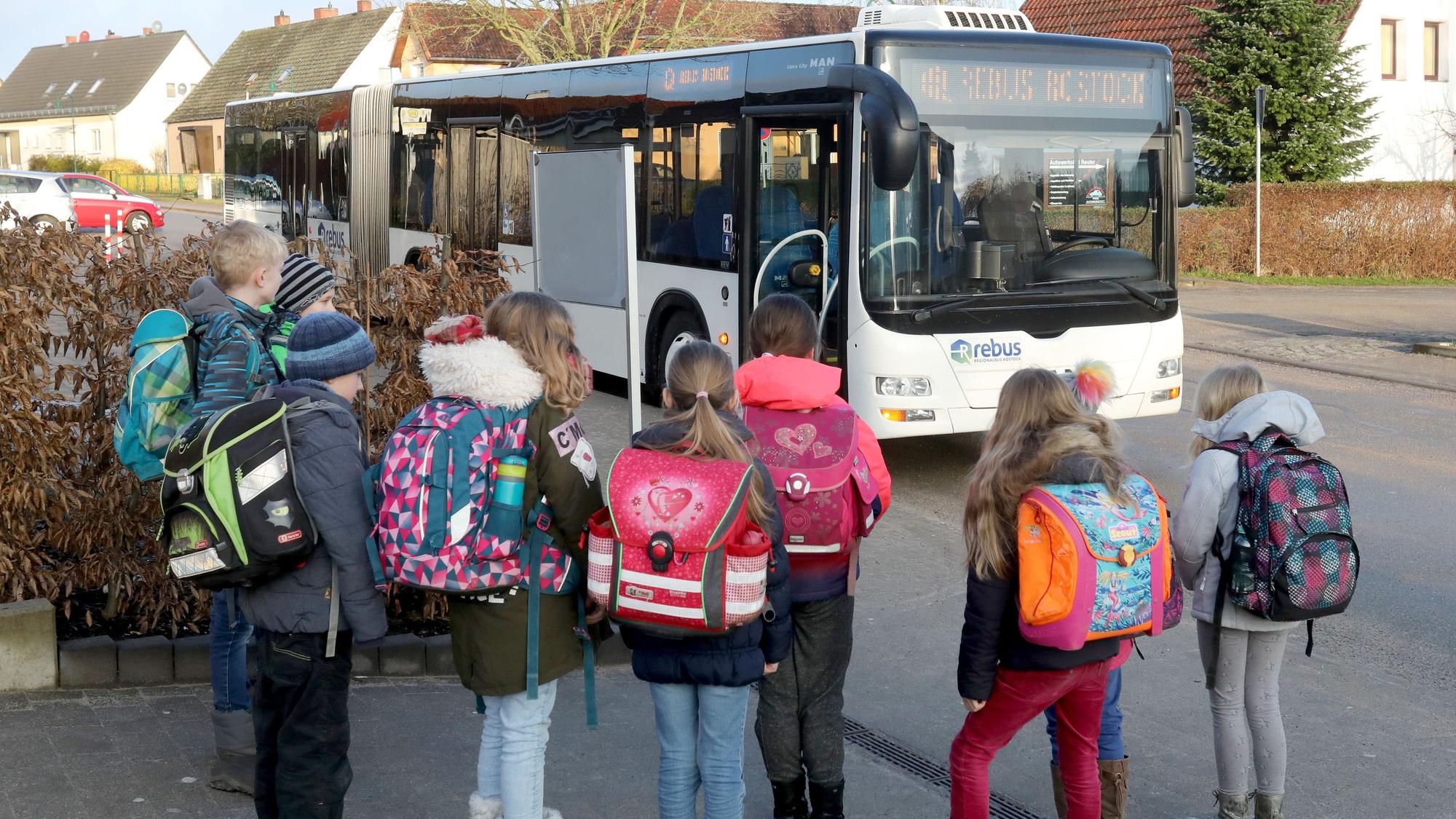 Die Wupsi setzt die Busschule für Viertklässler fort.
