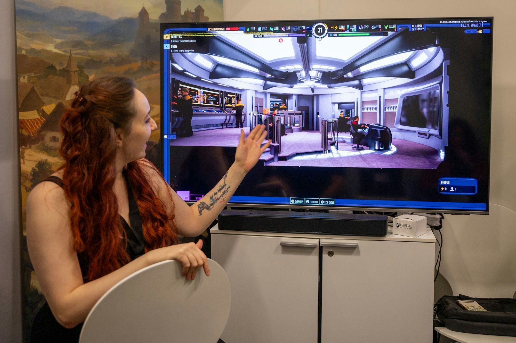 Sarah Lindhorst von gameXcite stellt «Star Trek: Voyager - Across the Unknow» auf der Gamescom vor.