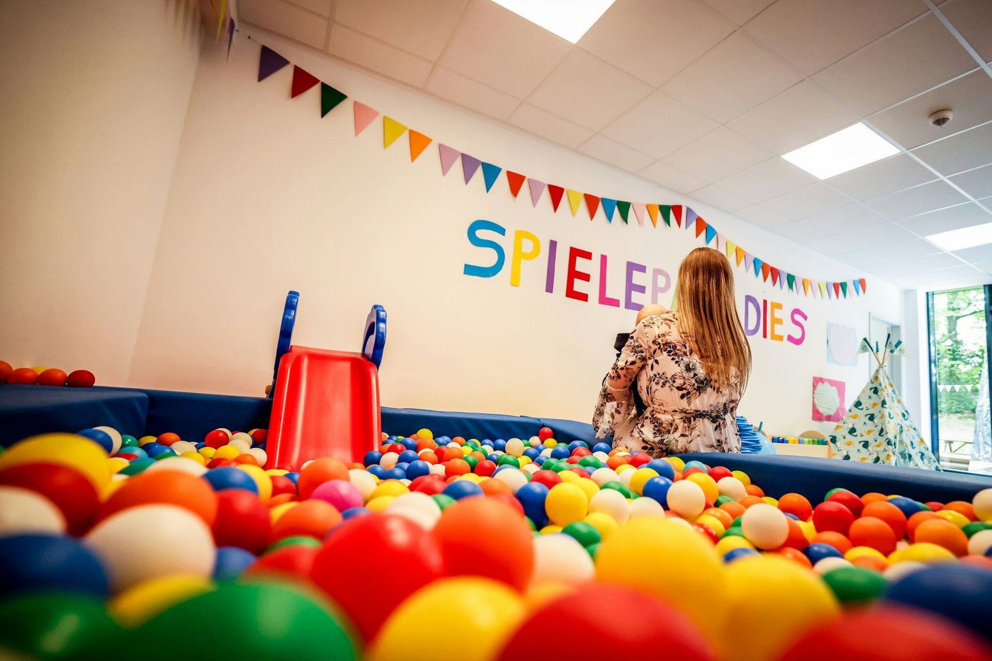 Mütter und Kinder werden in der Zeit der Inhaftierung gefördert.