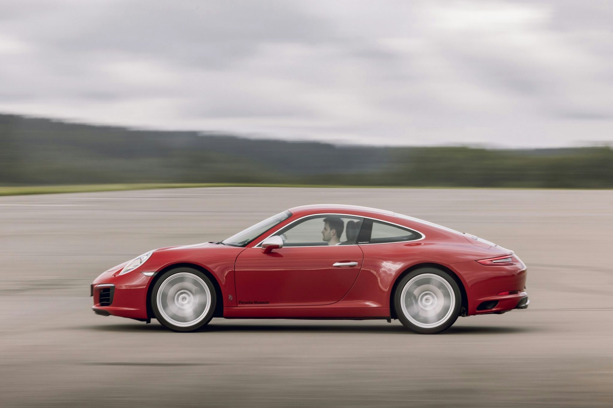 Heiß begehrt: Der 911 von Porsche ist eine Ikone - und auch gebraucht meist eine Bank. Aber nicht nur den Kauf, sondern auch die Wartung des Sport-Stars muss man sich leisten können.