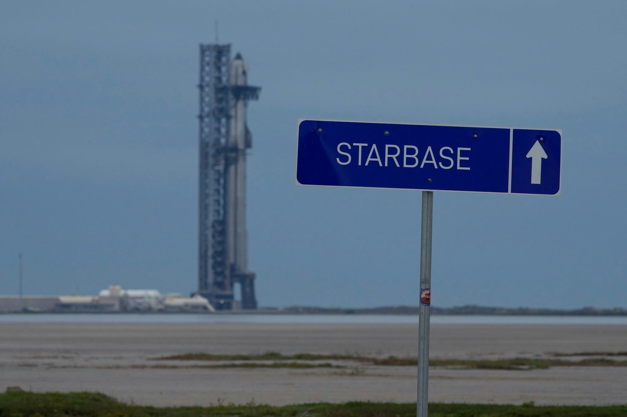 Das Raketensystem «Starship» von SpaceX wird für einen Testflug vorbereitet (Archivbild).