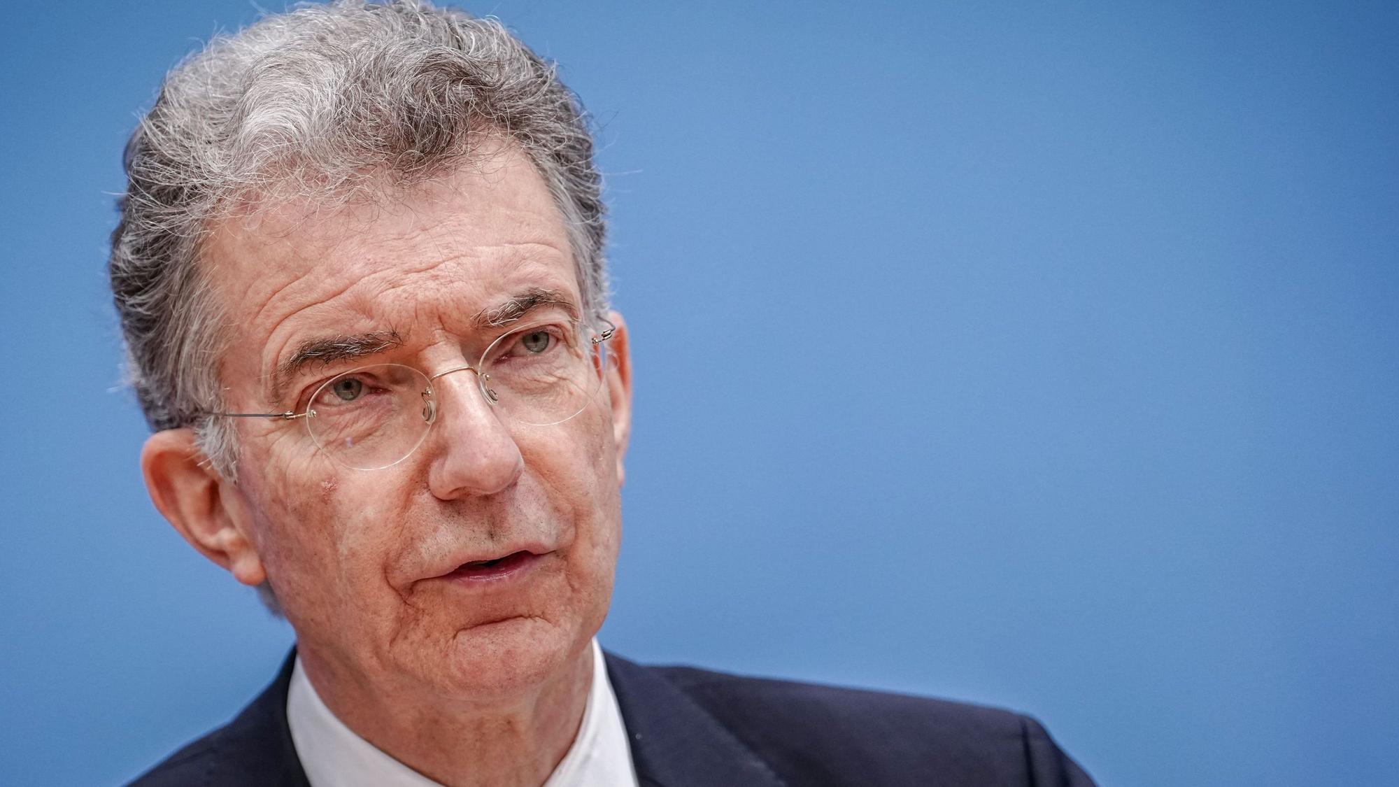 ARCHIV - 12.02.2024, Berlin: Christoph Heusgen, ehemaliger Botschafter und Vorsitzender der Münchner Sicherheitskonferenz (MSC), gibt eine Pressekonferenz. (zu dpa: «Heusgen: Bundesregierung sollte Staat Palästina anerkennen») Foto: Kay Nietfeld/dpa +++ dpa-Bildfunk +++