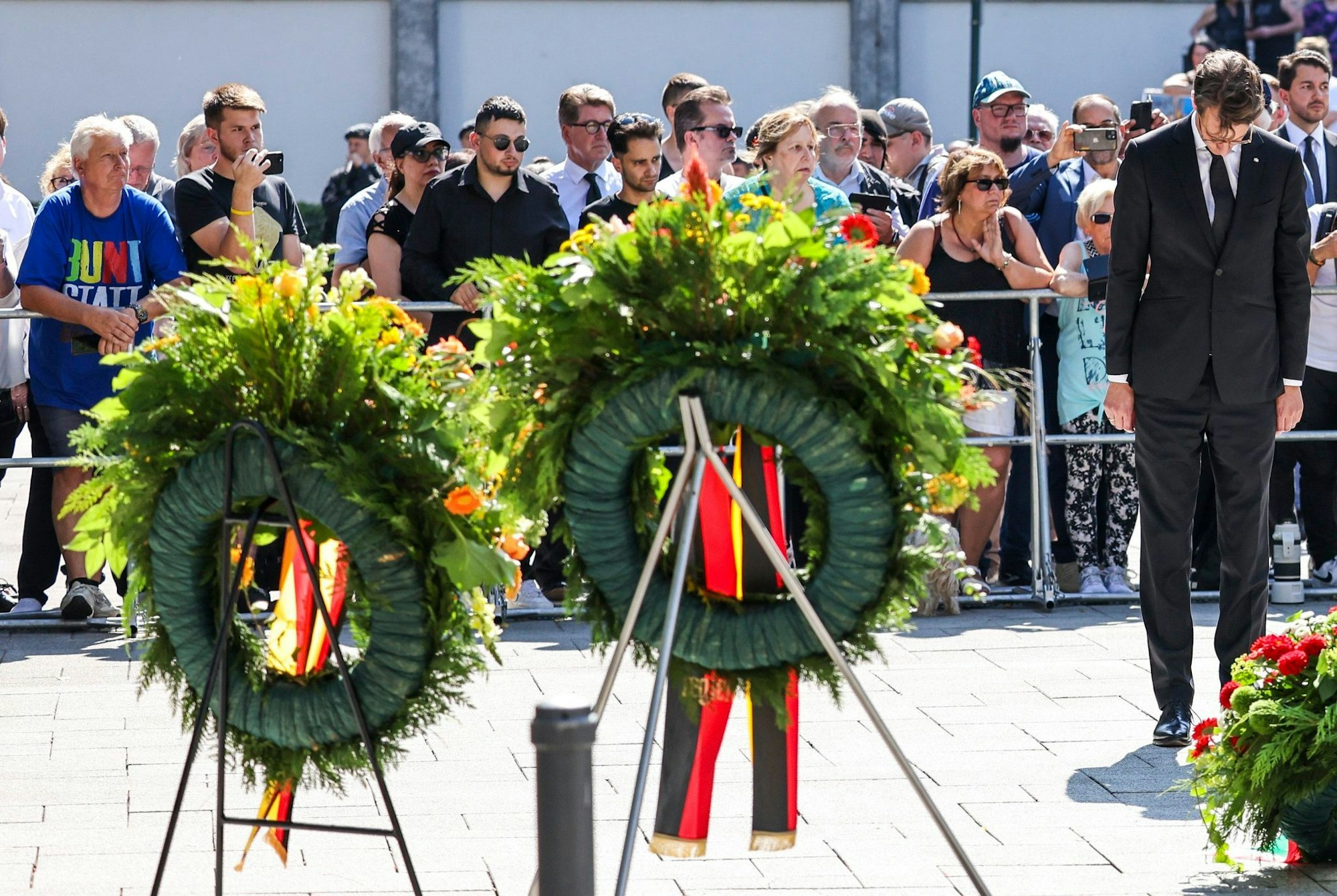 NRW-Regierungschef bei einer Kranzniederlegung am Fronhof Anfang September.