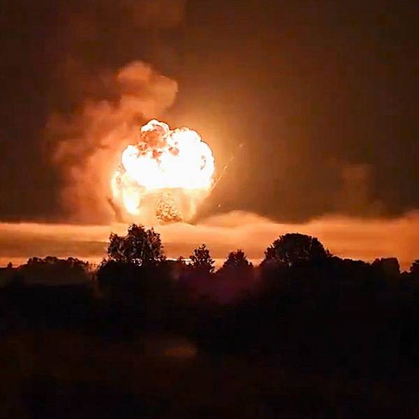 Ein Screenshot soll eine enorme Explosion im russischen Toropez nach einem ukrainischen Drohnenangriff zeigen. In Zukunft kann die Ukraine auch auf eigene Marschflugkörper für ihre Attacken zurückgreifen. (Symbolbild)