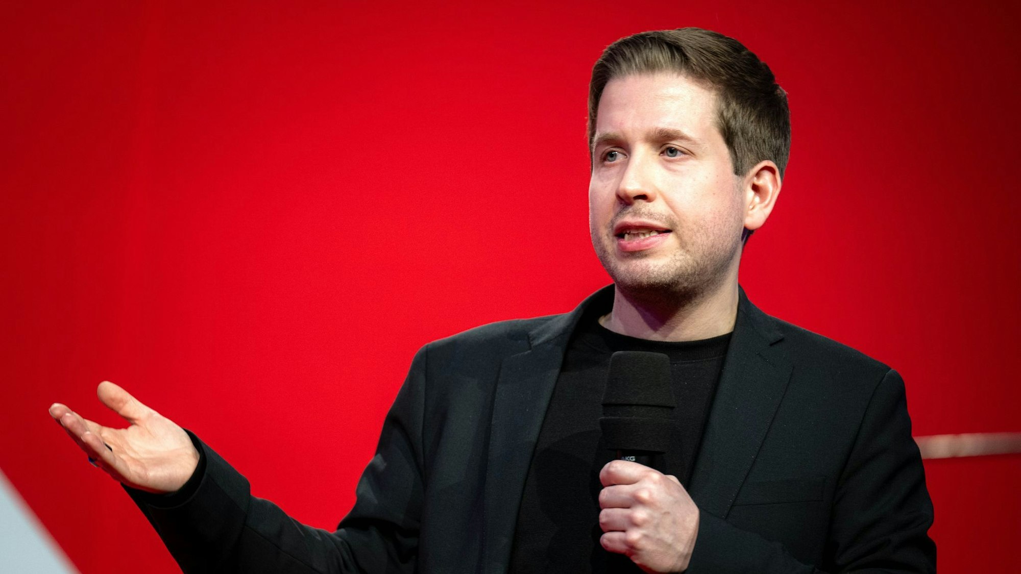Kevin Kühnert tauschte Politik gegen Berge. (Archivbild)