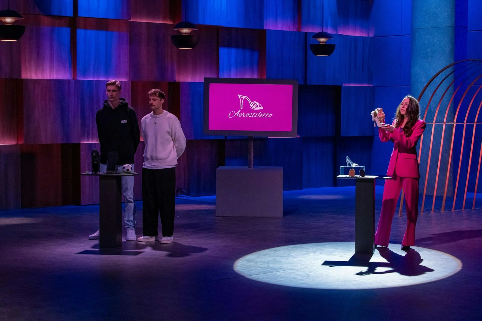 In der neuen Staffel treten die Gründerinnen und Gründer im „Battle-Pitch“ gegeneinander an. (Bild: RTL / Bernd-Michael Maurer)
