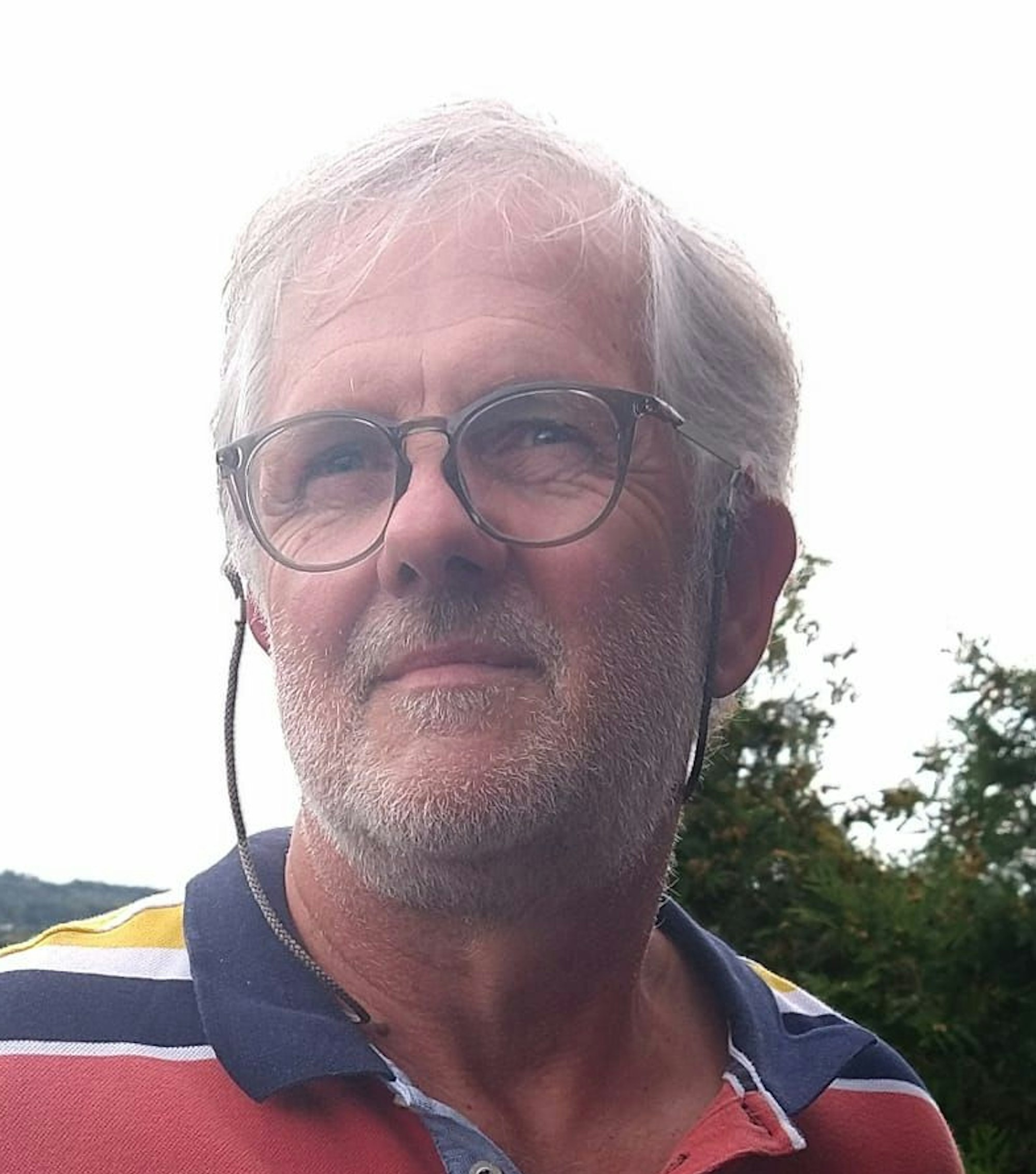 Hans Joachim Reinicke aus Eitorf rettete am 25. Juni 2022 zwei Personen vor dem Ertrinken aus der Sieg und bekommt dafür die Rettungsmedaille des Landes NRW