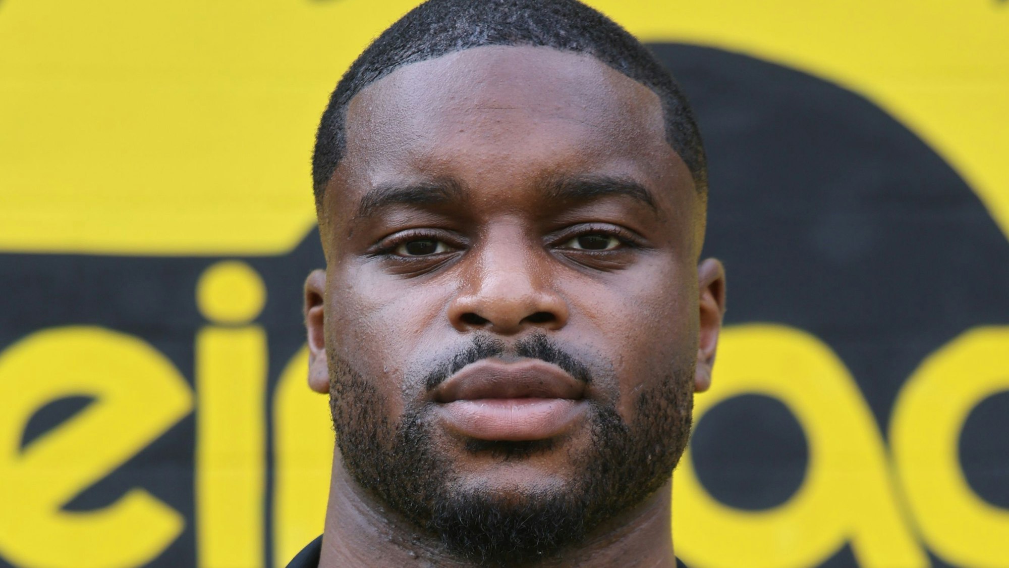 Porträt des Fußballers Ufumwen Osawa