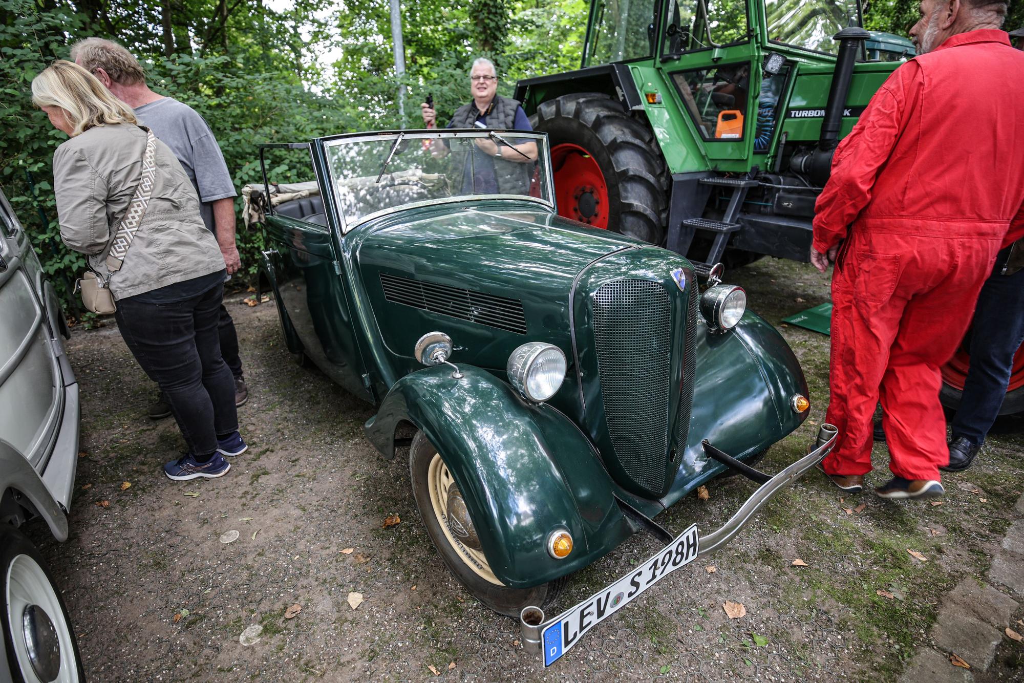 Dieses Fahrzeug war das älteste auf dem Pattscheider Oldtimertreff.