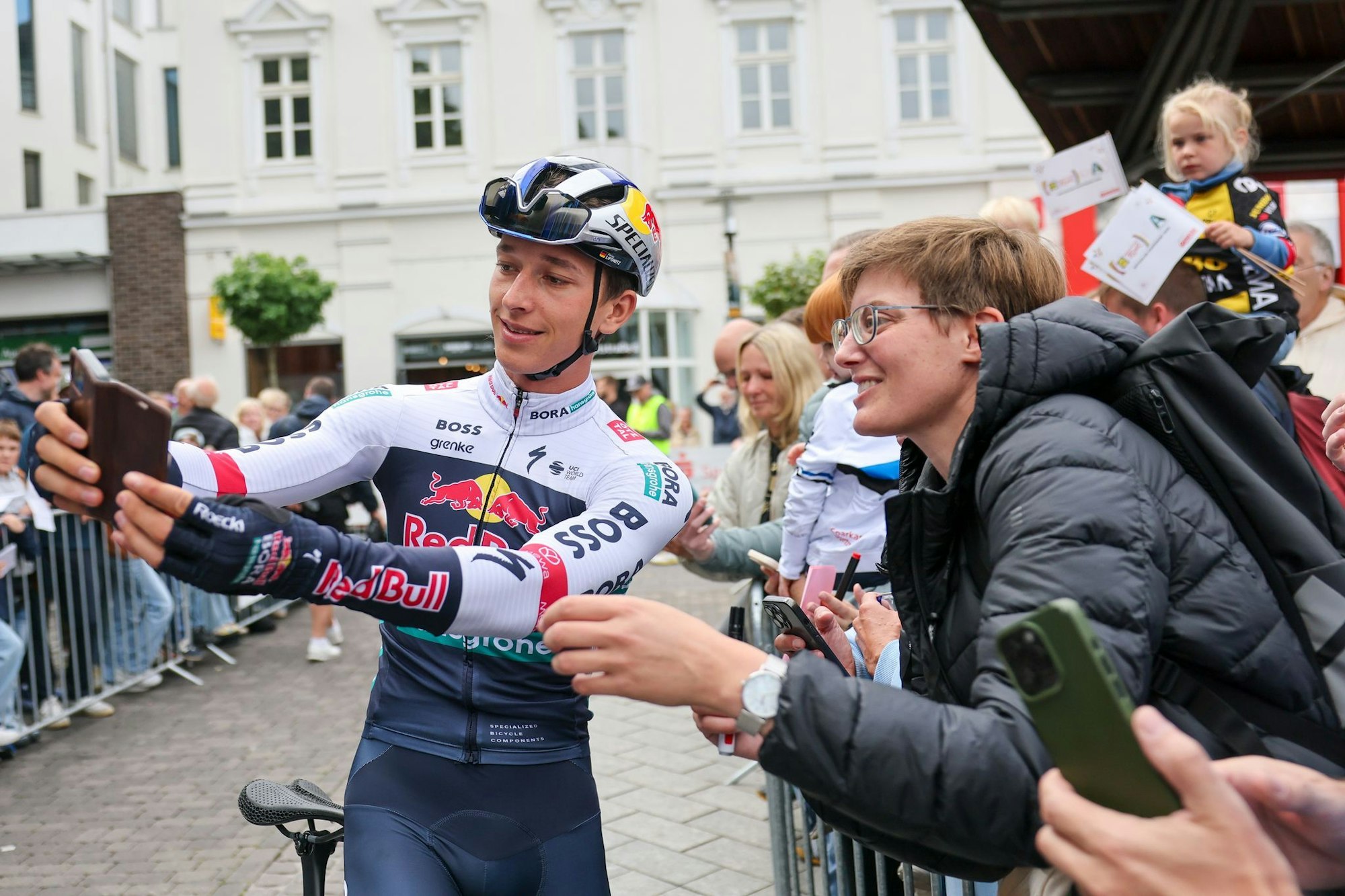 Bei den Fans im Mittelpunkt: Florian Lipowitz