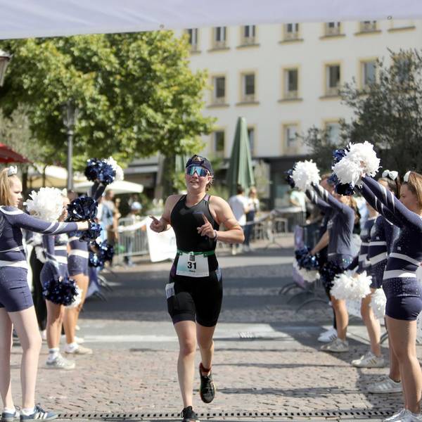 Die Henneferin Clara zur Nieden, früher Leichtathletin beim LAZ Rhein-Sieg, gehörte zu den schnellsten Frauen auf dem Marktplatz.
