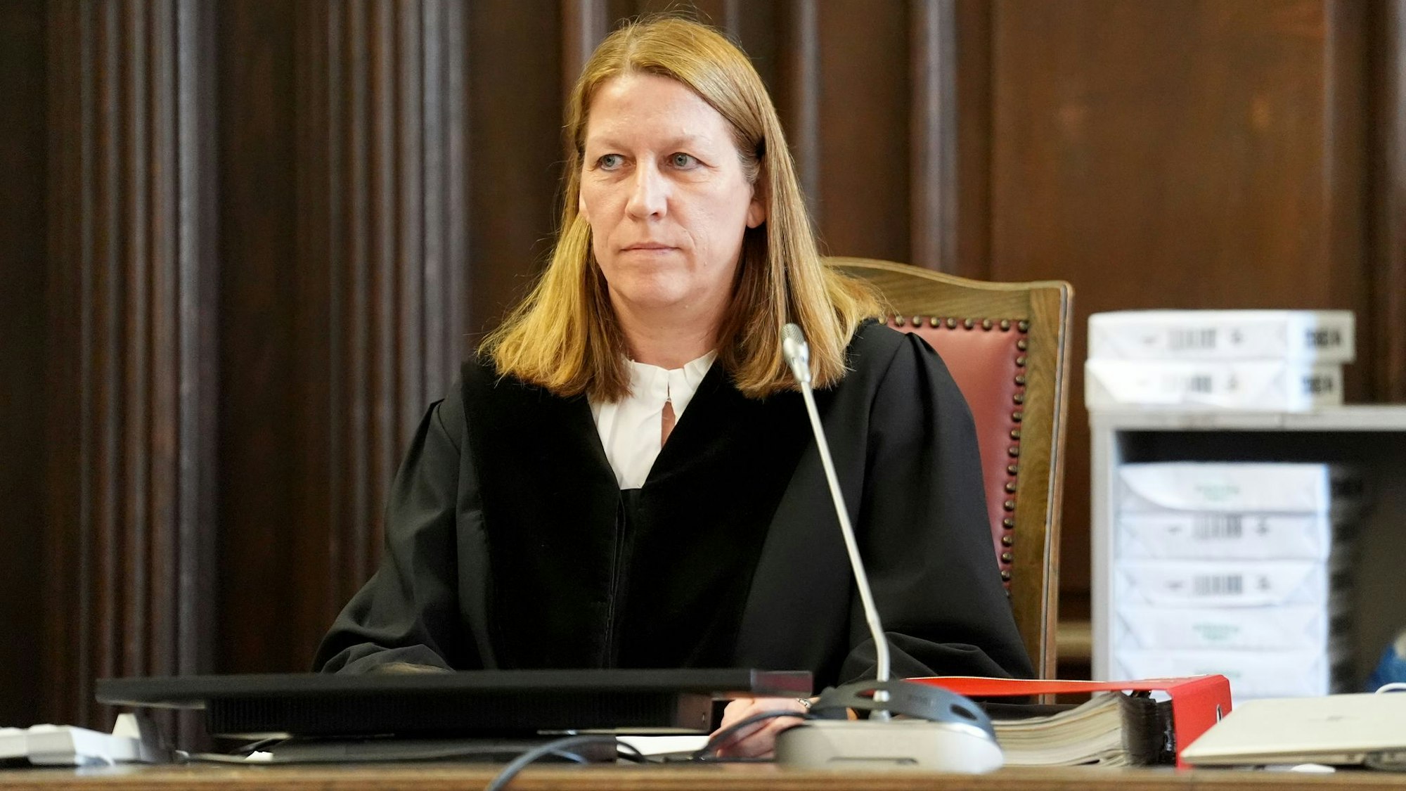 Die Vorsitzende Richterin Isabel Hildebrandt duldet keinen Applaus der Zuhörer im Gerichtssaal. (Archivbild)
