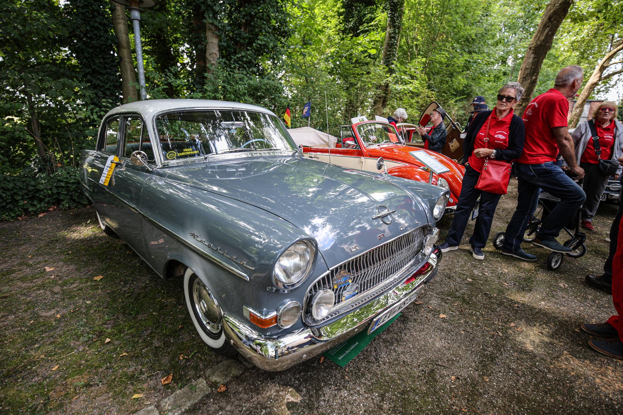 Historische Fahrzeuge konnten beim Oldtimer Treff in Pattscheid hautnah besichtigt werden.