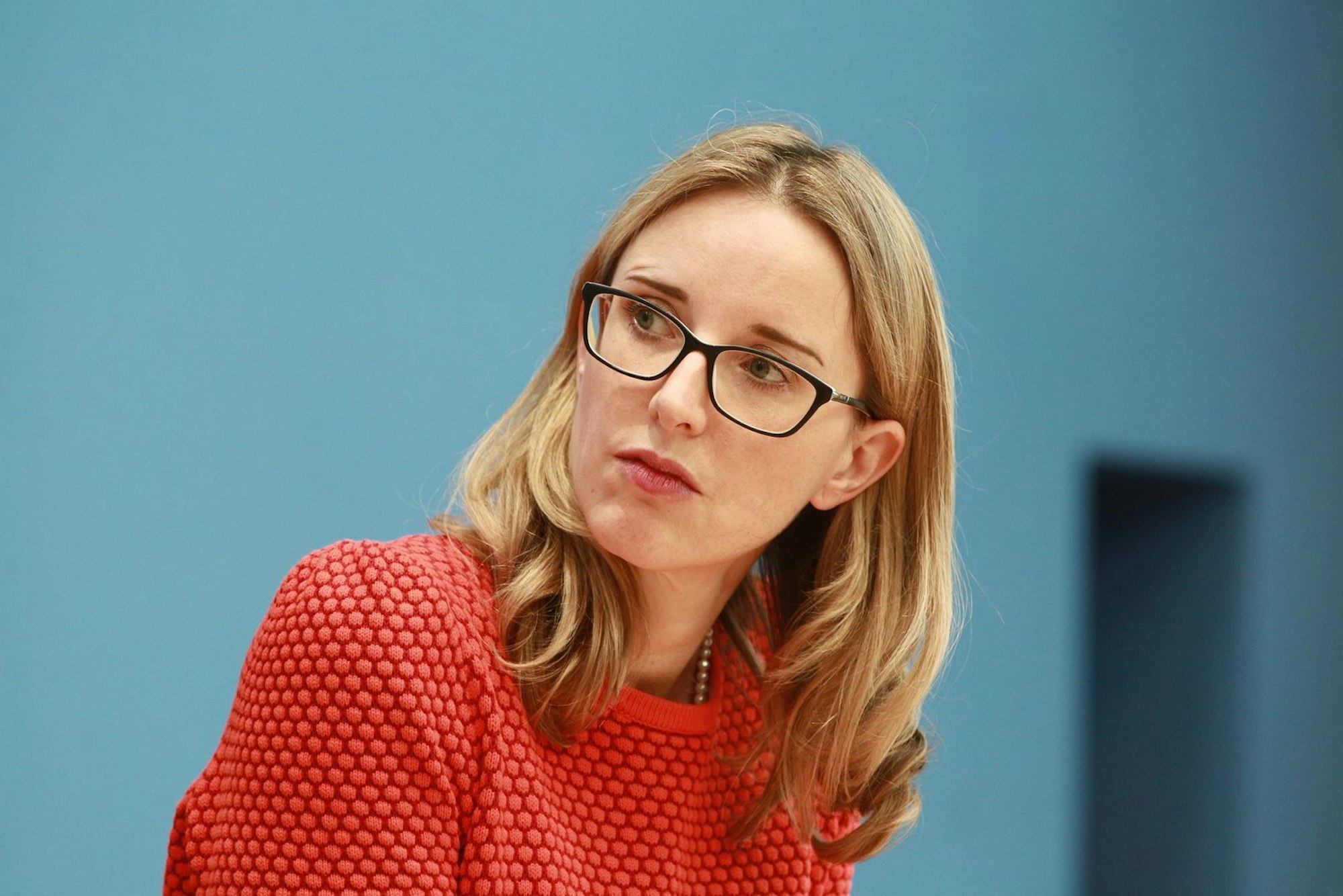 Die Medizinethikerin Alena Buyx ist eines der bekanntesten Wissenschaftsgesichter Deutschlands. Berühmt wurde sie als Vorsitzende des Deutschen Ethikrates während der Corona-Pandemie. Ab Donnerstag, 28. August, ist sie auch TV-Gastgeberin bei „NANO Talk“ aktiv. (Bild: 2020 Getty Images/Pool)