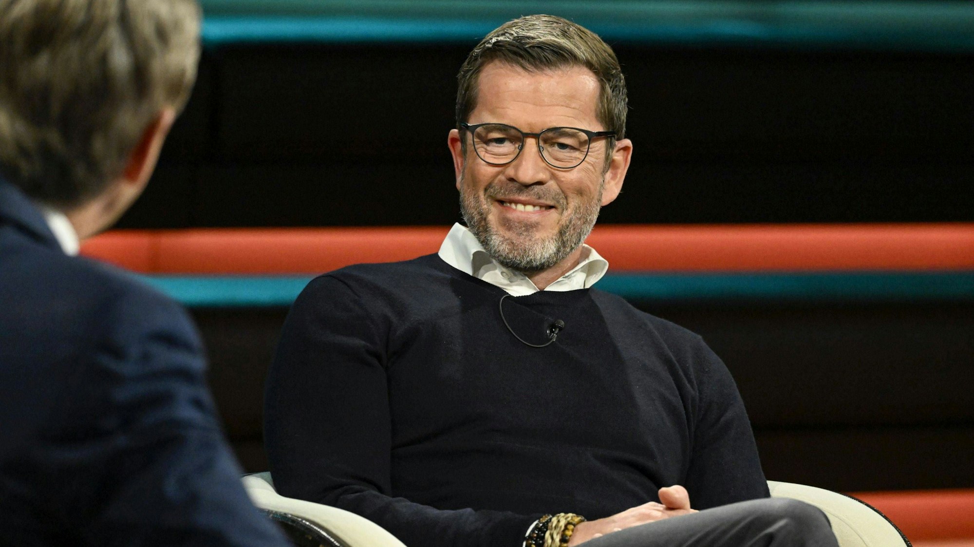 Das Bild zeigt den früheren Verteidigungsminister Karl-Theodor zu Guttenberg bei einem Auftritt in der TV-Talkshow von Markus Lanz. Foto: IMAGO/teutopress