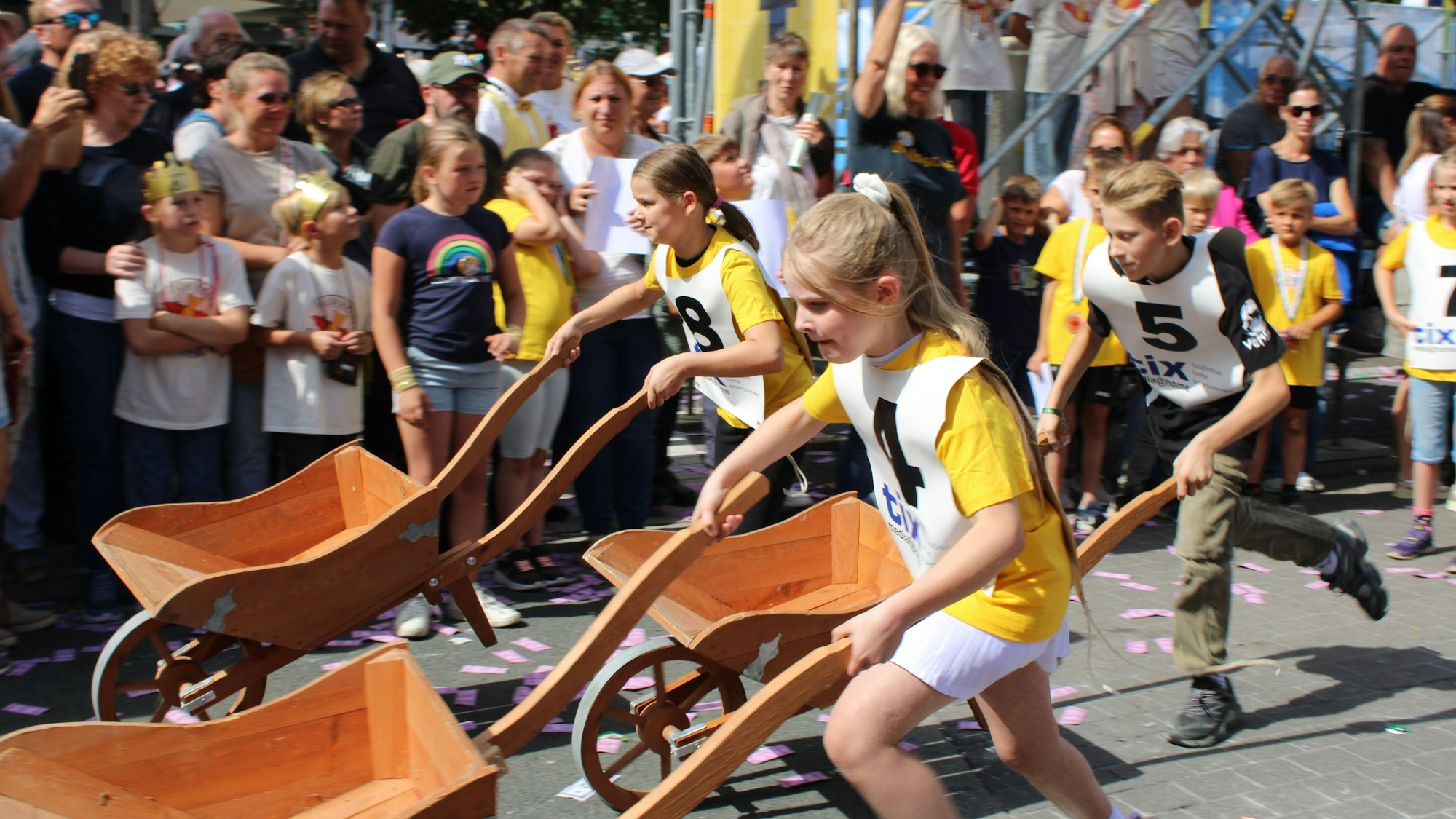 Wahlscheider Kirmes - Schörreskarrenrennen