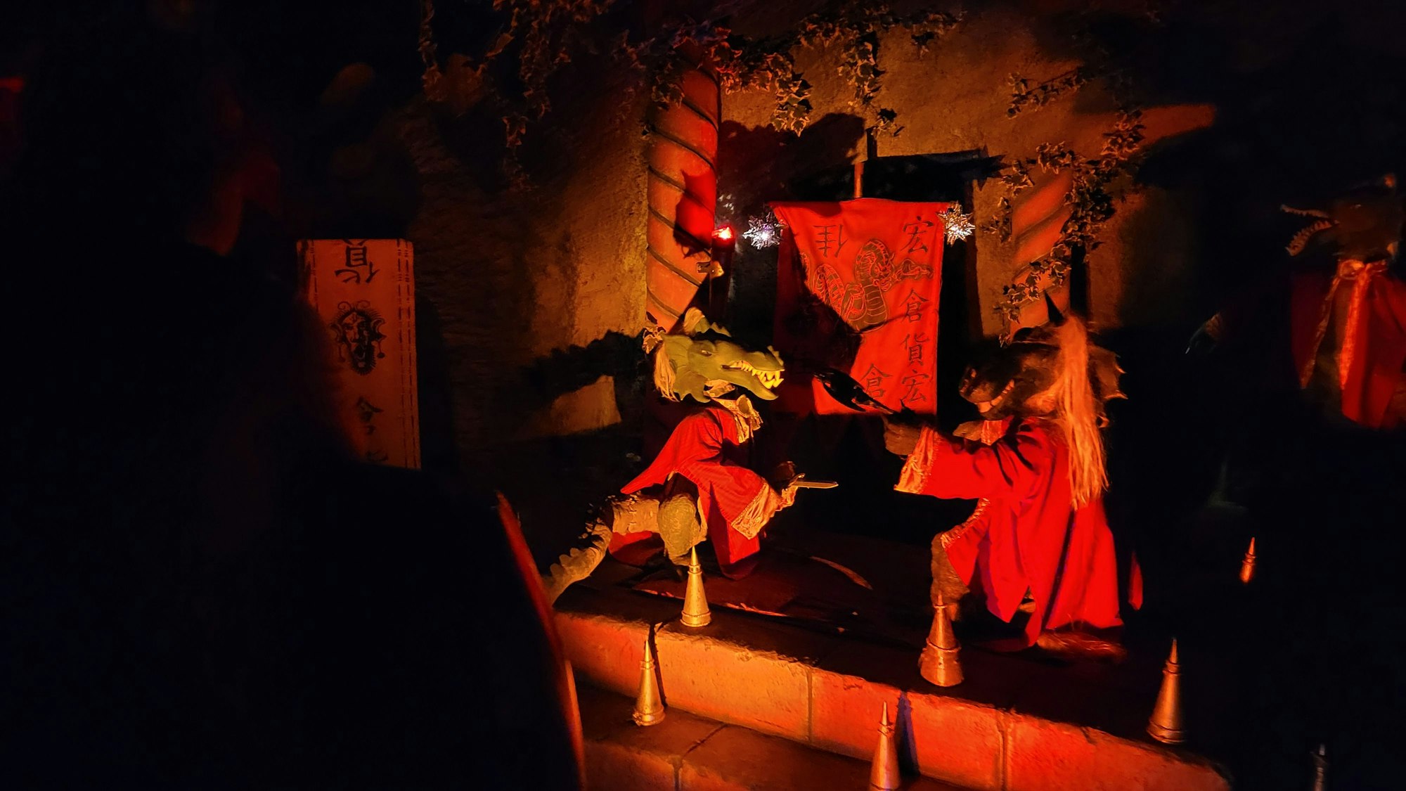 Die Figuren in der Geister Rikscha im Phantasialand sind teilweise schon sehr alt.