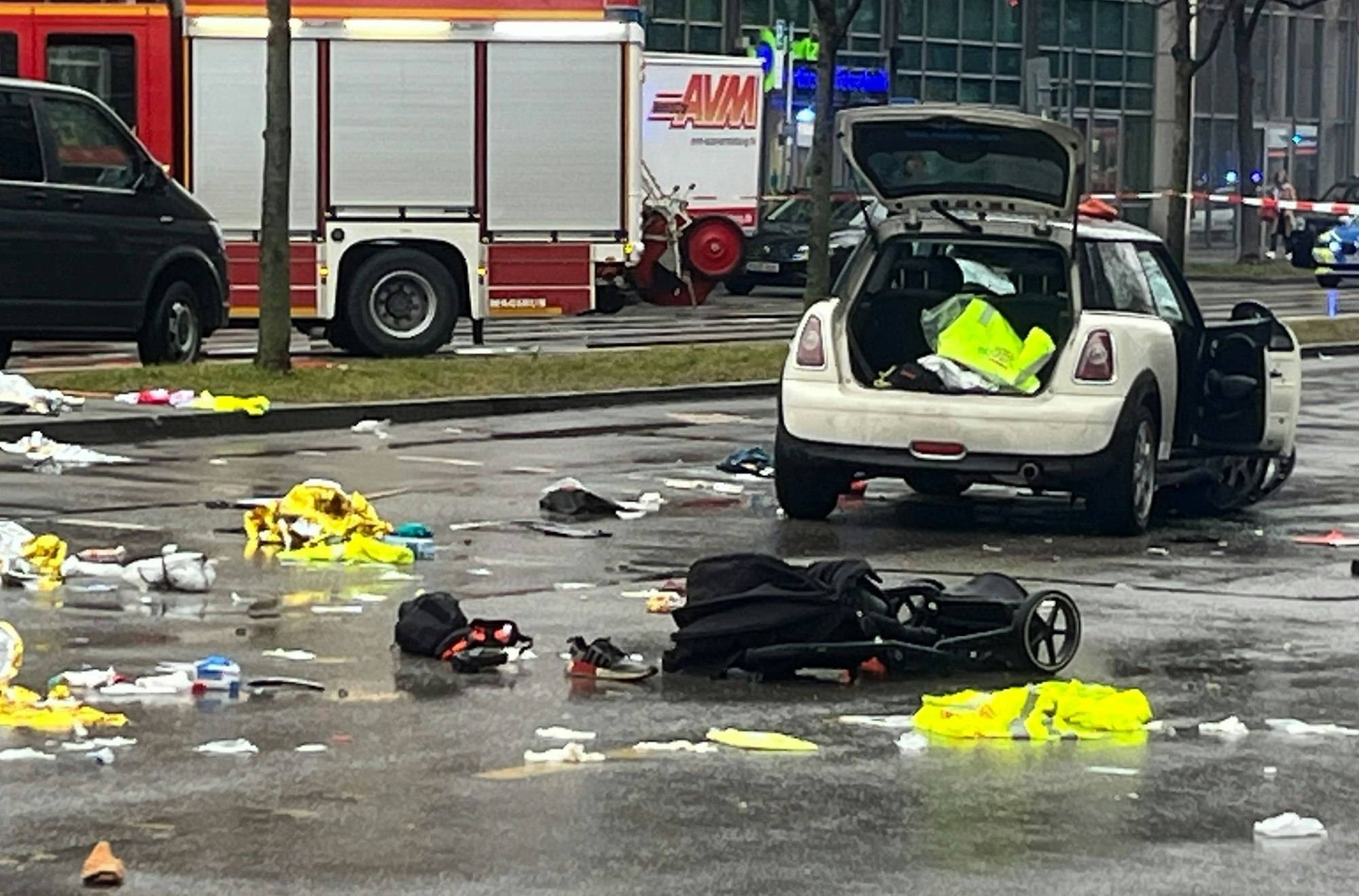 Mit seinem Auto überfuhr der Mann mehrere Menschen. (Archivbild)