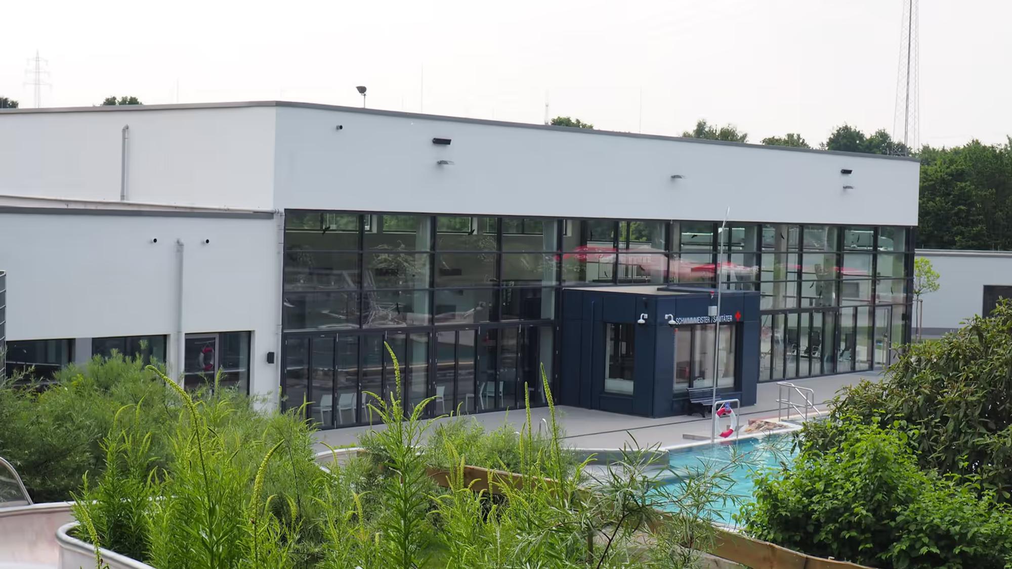 Das Aquarena-Hallenbad in Pulheim öffnet später als geplant.