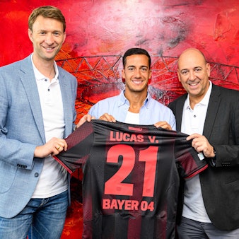 Simon Rolfes (l), Lucas Vazquez (m.) und Fernando Carro (r.)