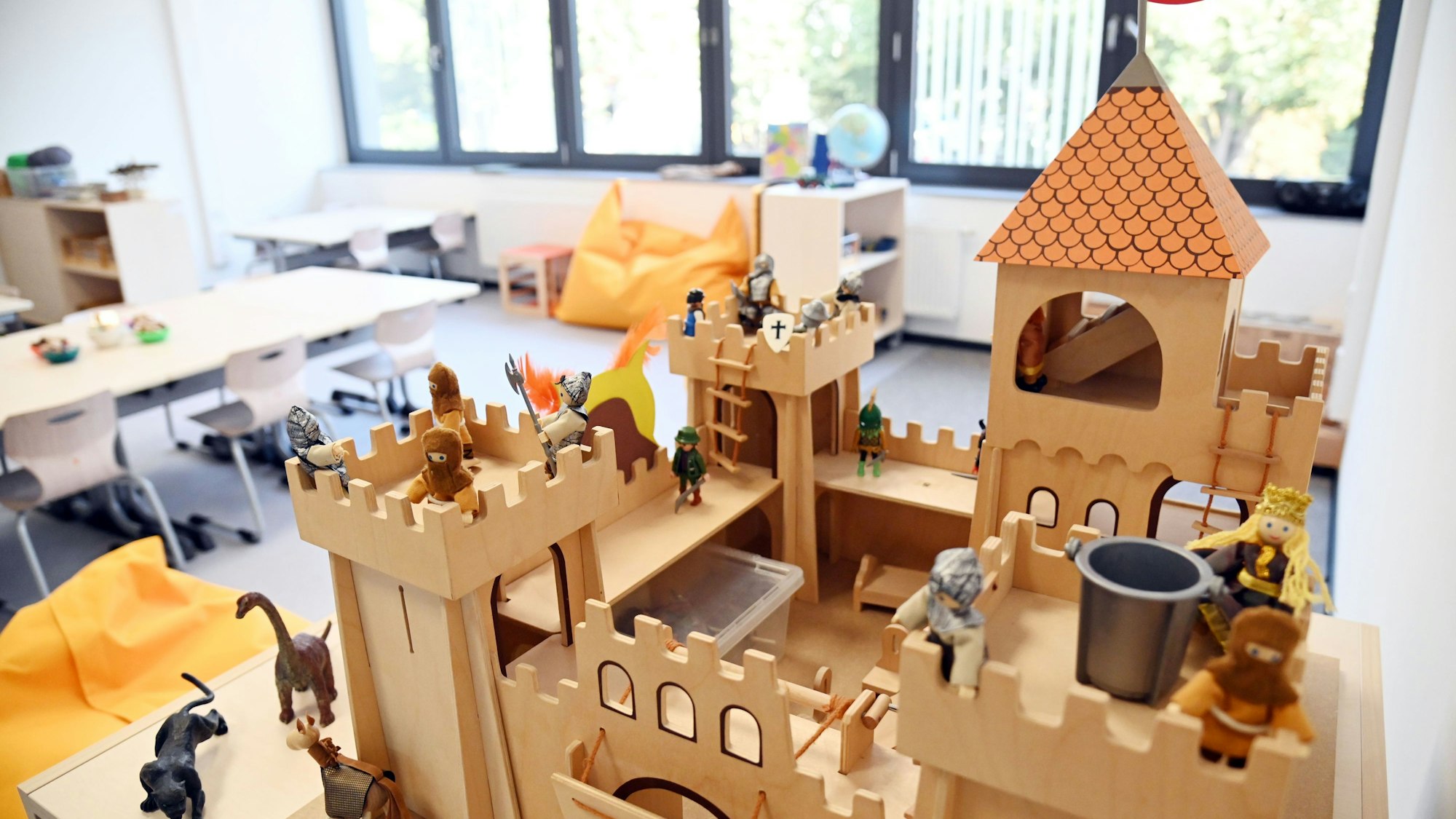 Die offene Ganztagsbetreuung der neu eingezogenen Grundschule am Niehler Kirchweg in Nippes hat bereits ausreichend Plätze - das ist nicht überall in Köln der Fall (Symbolbild).