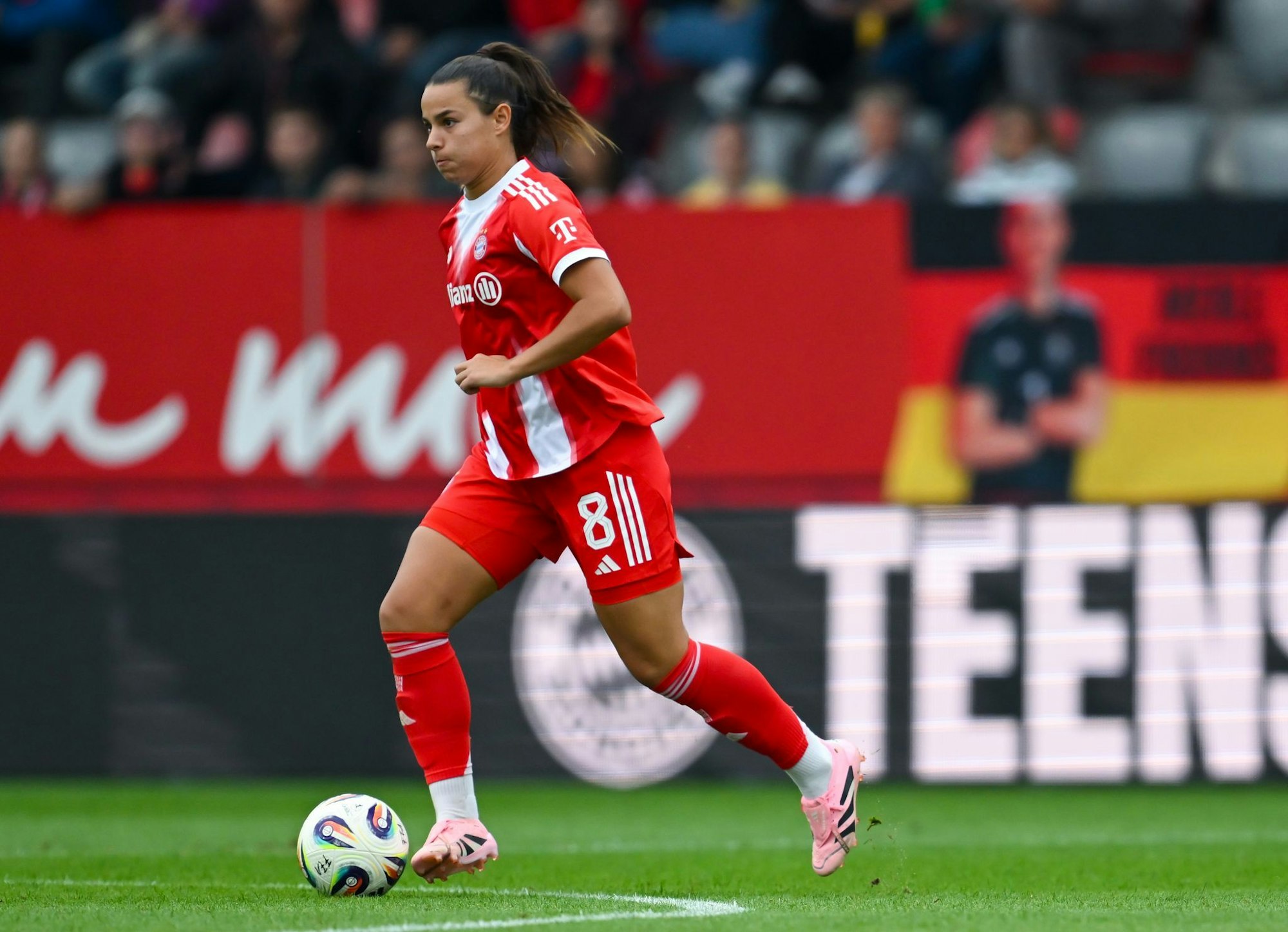 Nimmt wieder Fahrt auf - wie zuletzt gegen Real Madrid: Lena Oberdorf.