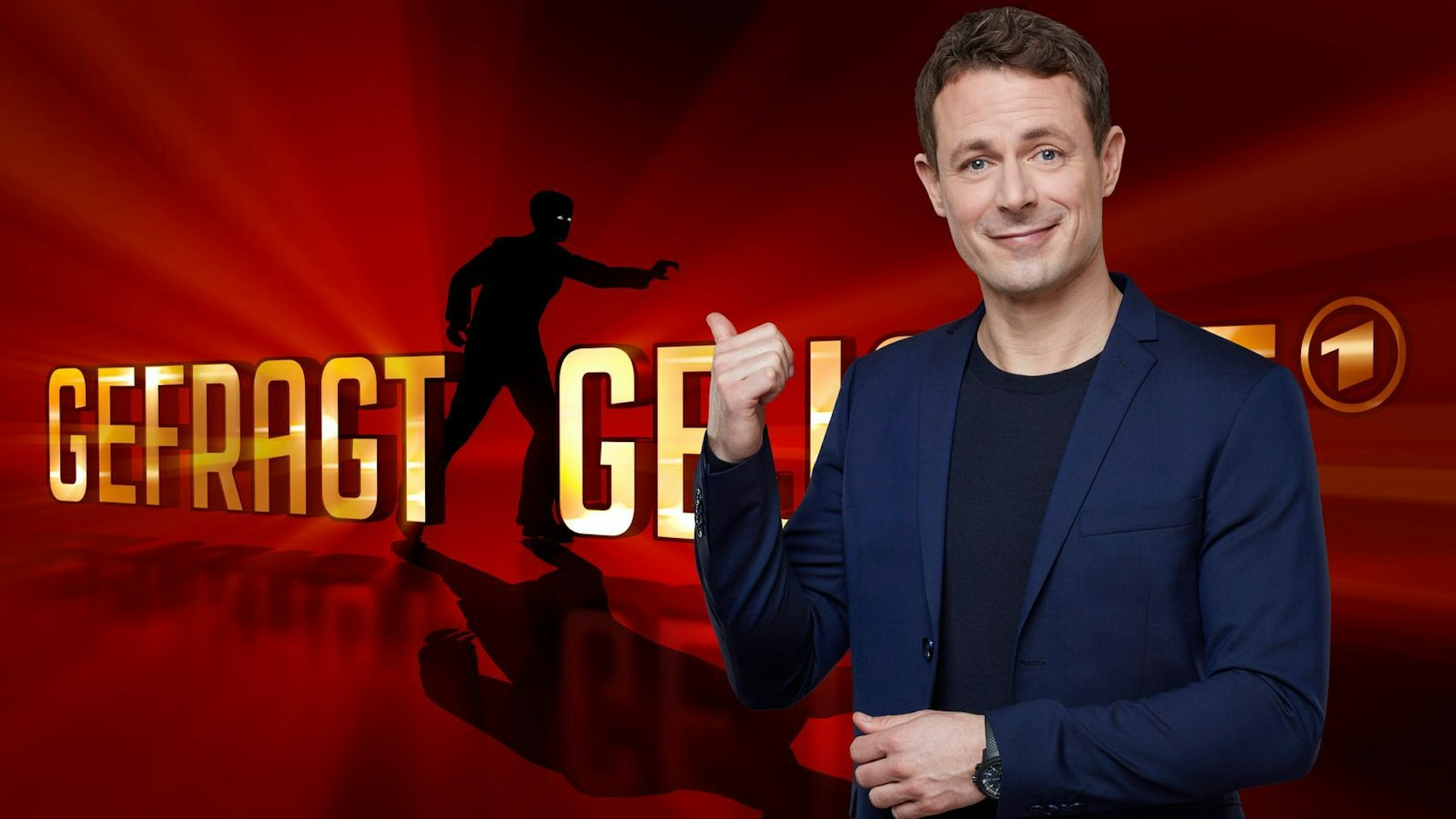 „Gefragt - Gejagt“ mit Alexander Bommes läuft auch über den Sommer hinaus weiter - wenn auch zu einer ungewohnten Sendezeit. (Bild: ARD/Thomas Leidig/itv Studios)