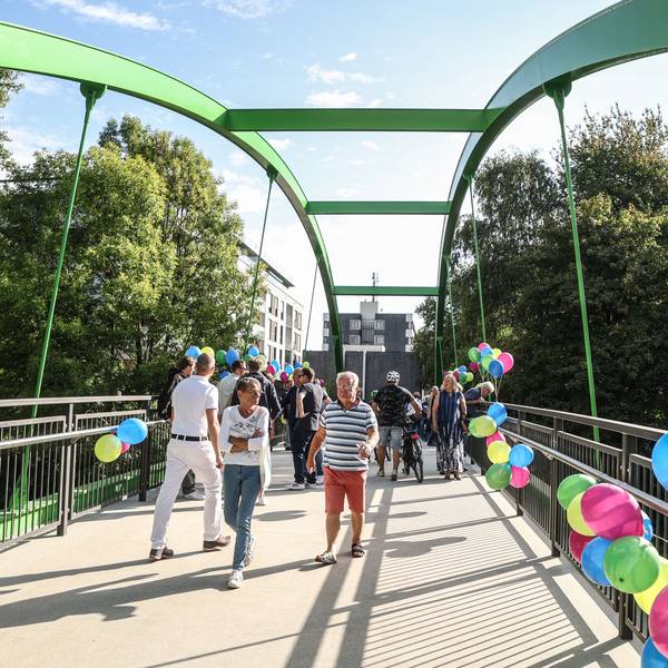 Leichlinger können seit Mitte Juli die Wupper wieder über die Henley-Brücke überqueren. Jetzt wurde sie offiziell eröffnet.