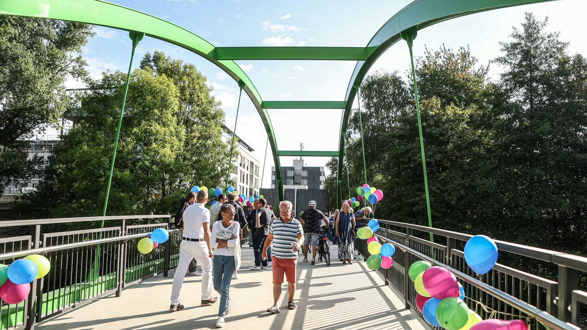 Leichlinger können seit Mitte Juli die Wupper wieder über die Henley-Brücke überqueren. Jetzt wurde sie offiziell eröffnet.