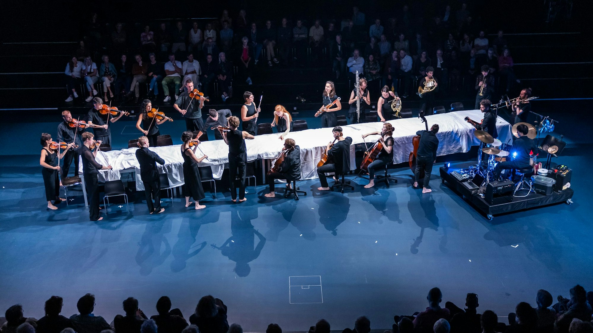 Das Berliner Stegreif Orchester gastiert am Freitag, 5. September, im Rahmen des Beethovenfests mit einem ungewöhnlichen Konzert im Siegburger Rhein Sieg Forum.