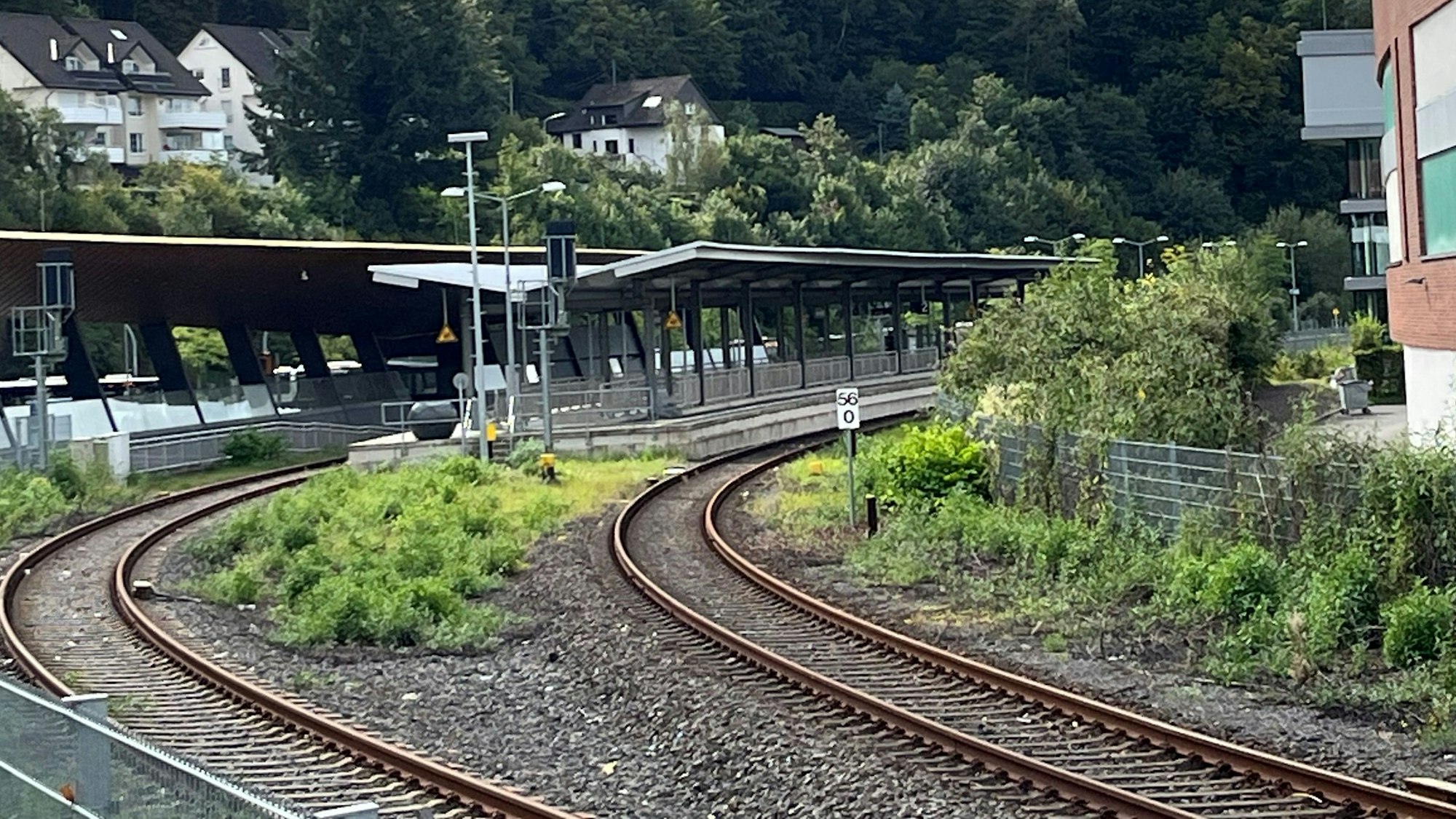Blick auf den Bahnhof in Gummersbach, aufgenommen in der Zeit der Sperrpause im Herbst 2023.
