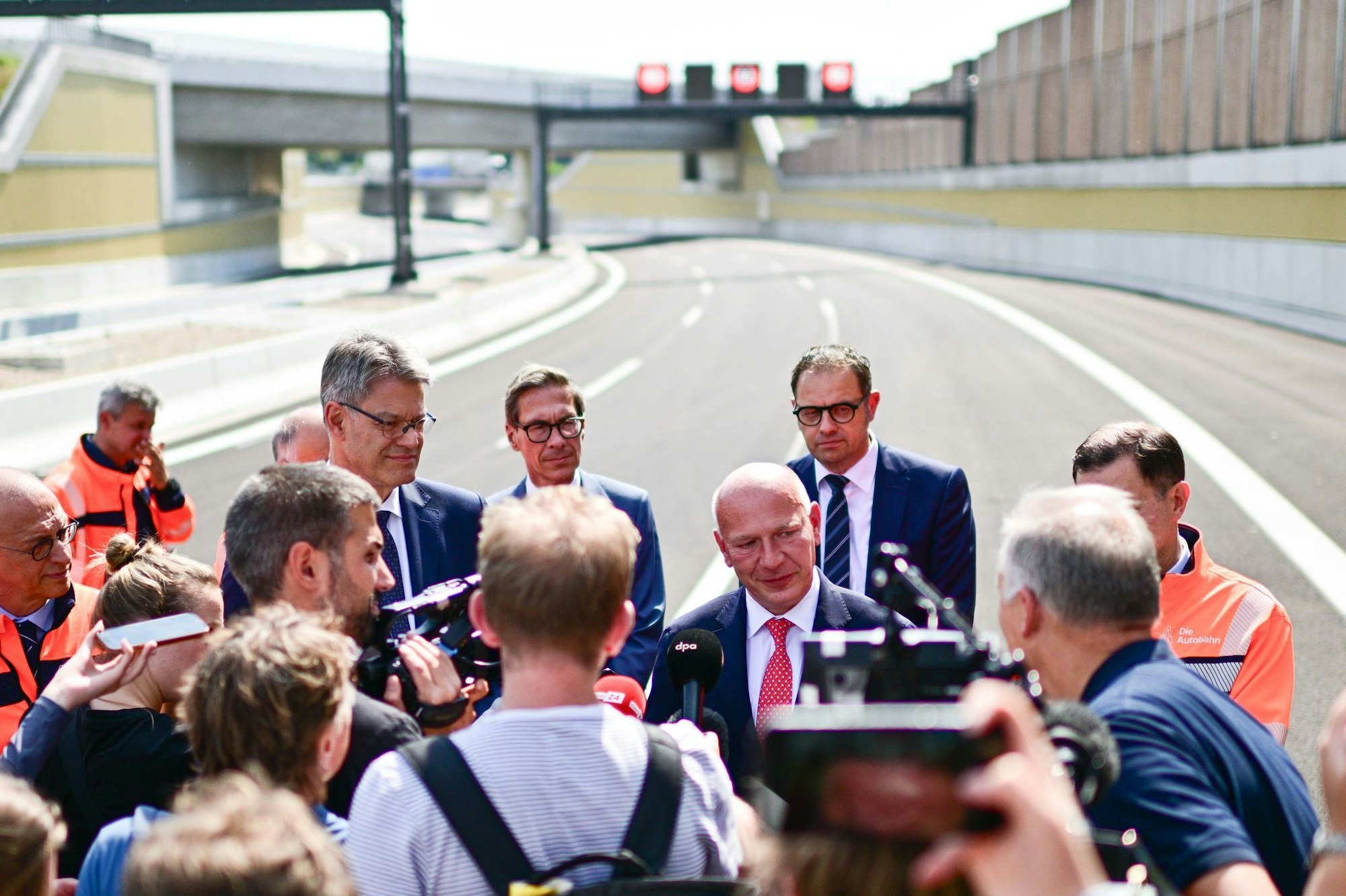 Landeschef Wegner betonte, dass die Verlängerung der A100 mit dem 17. Bauabschnitt weitergehen müsse.