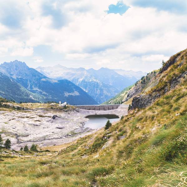 Die lombardischen Alpen als Panorama.
